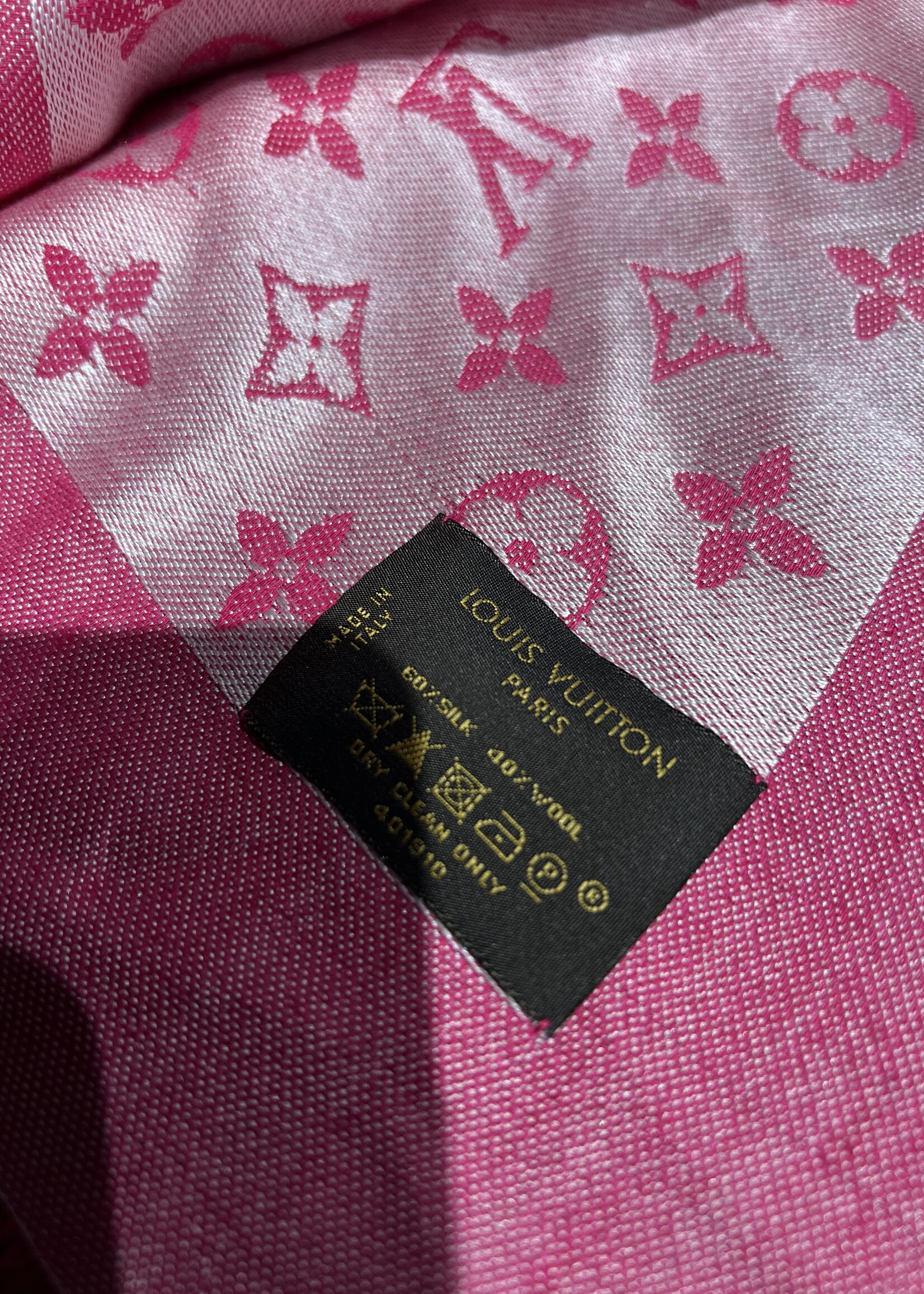Louis Vuitton SOLD - Louis Vuitton Wool Monogram Pivonie Shawl