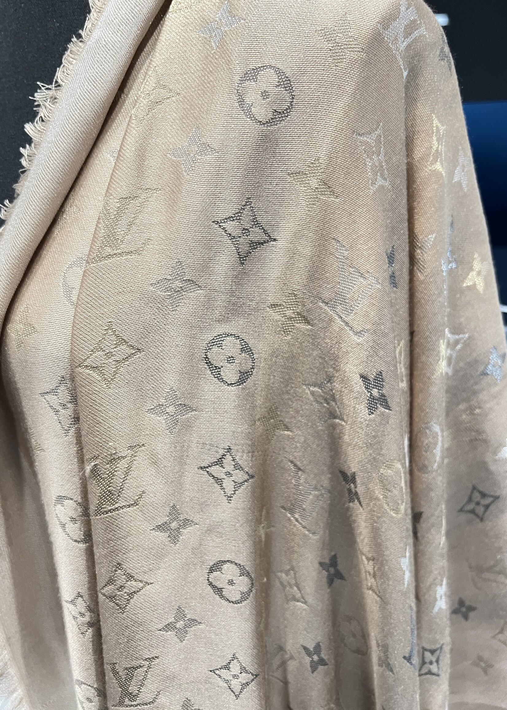 Louis Vuitton Louis Vuitton Silk Monogram Taupe Scarf