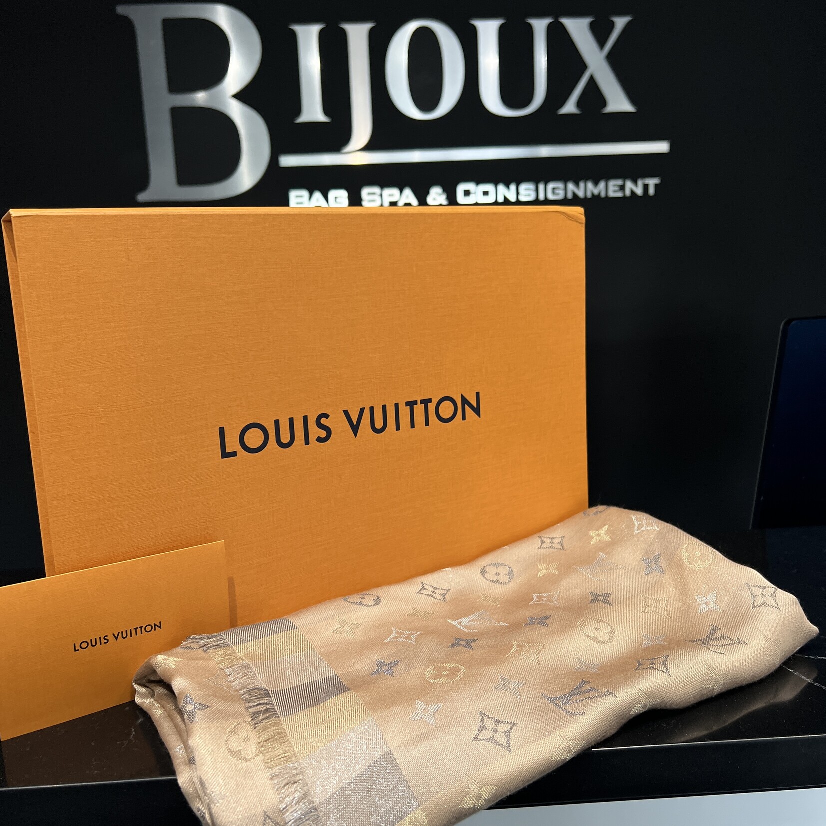 Louis Vuitton Louis Vuitton Silk Monogram Taupe Scarf