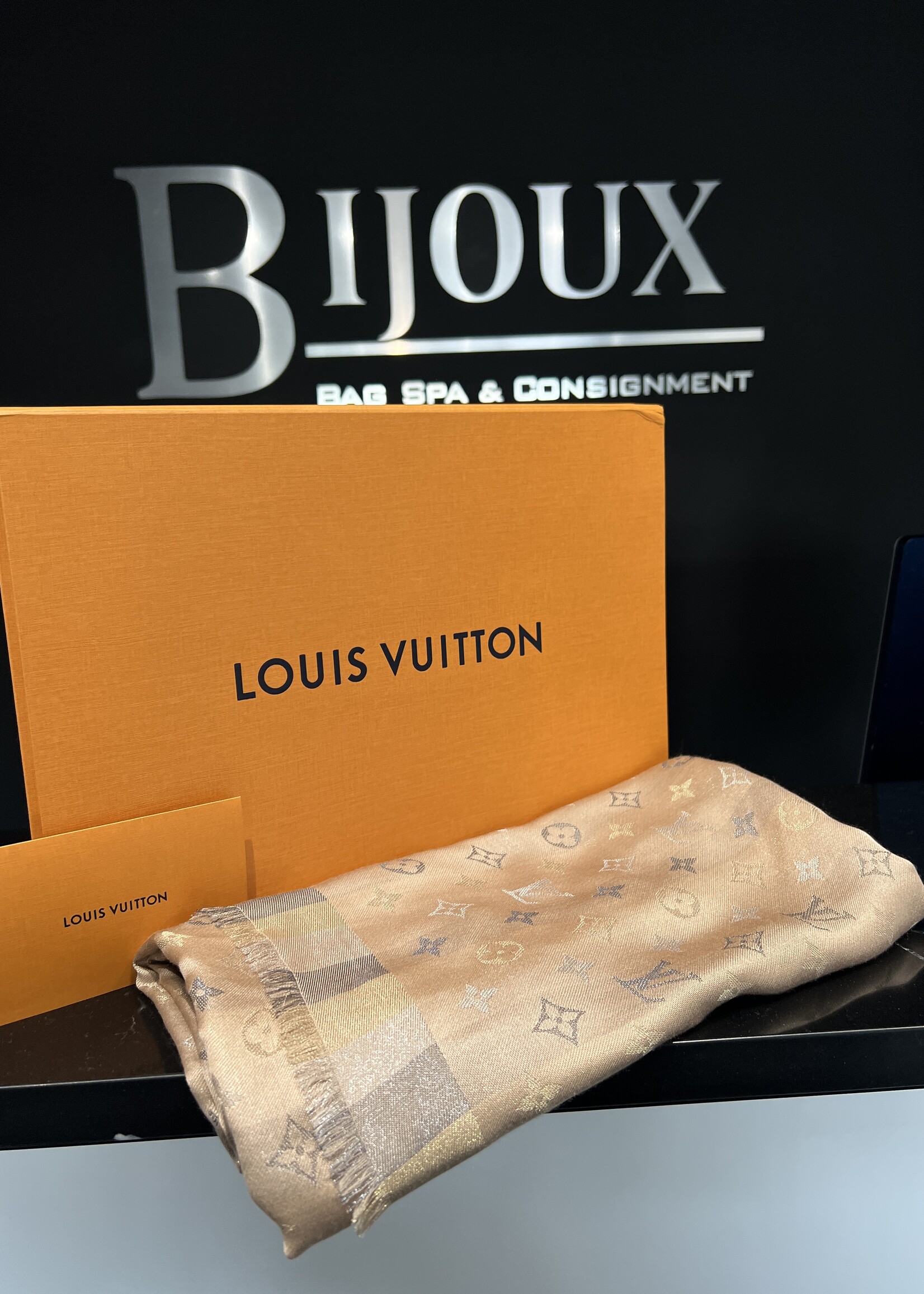Louis Vuitton Louis Vuitton Silk Monogram Taupe Scarf