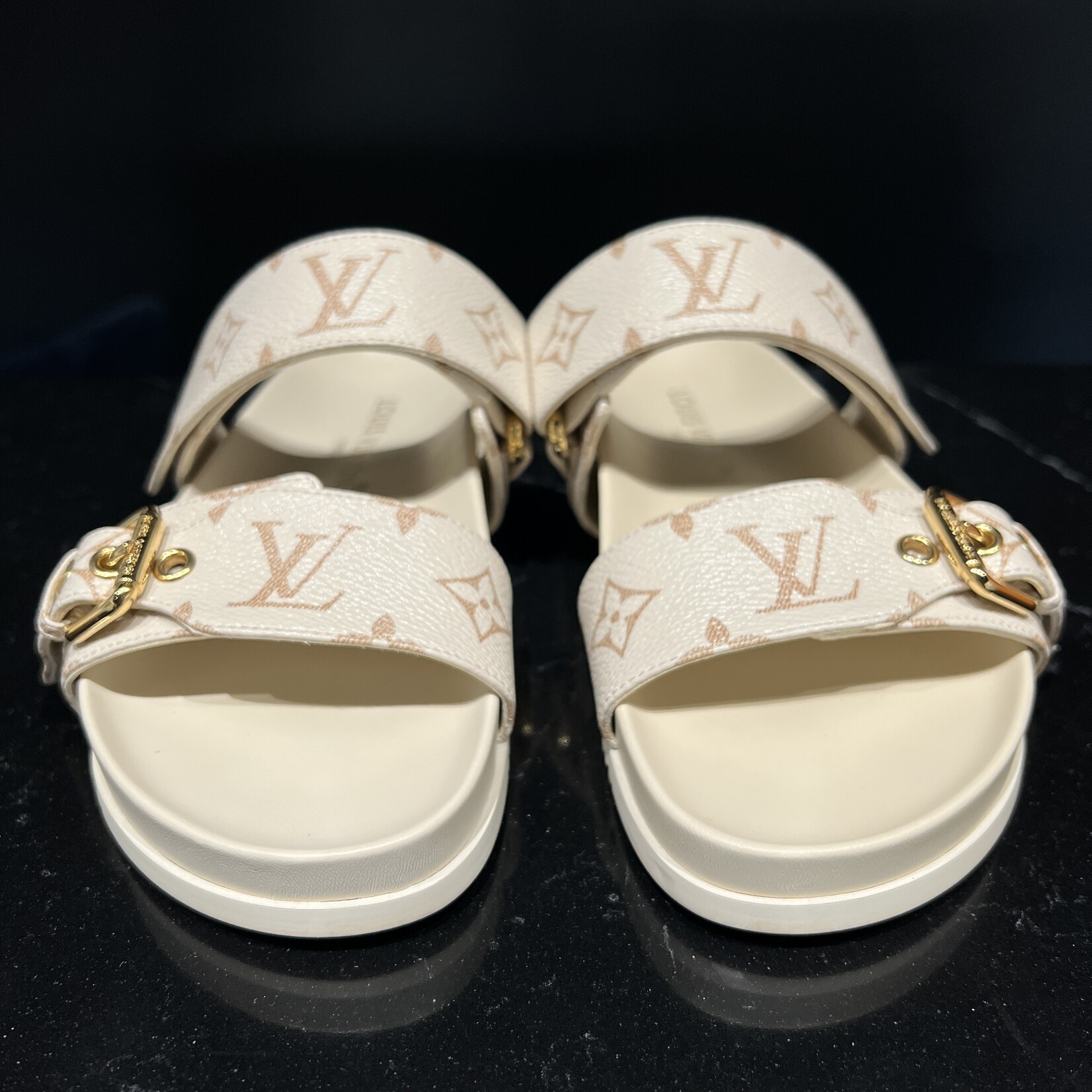 Louis Vuitton SOLD -Louis Vuitton Bom Dia Flat 37