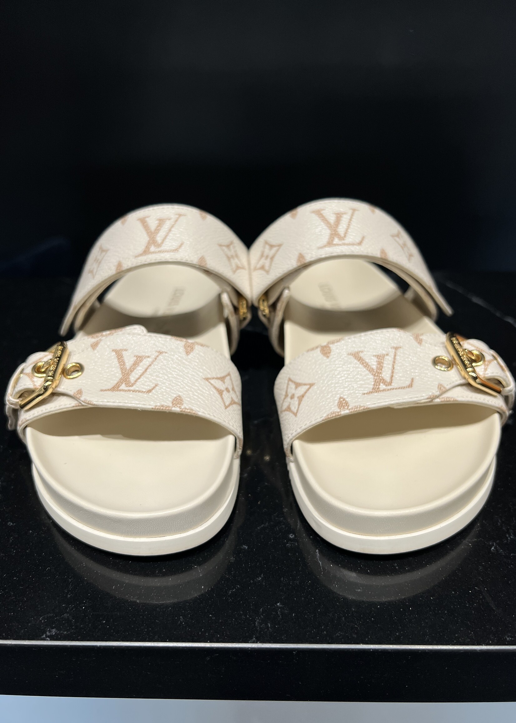 Louis Vuitton SOLD -Louis Vuitton Bom Dia Flat 37