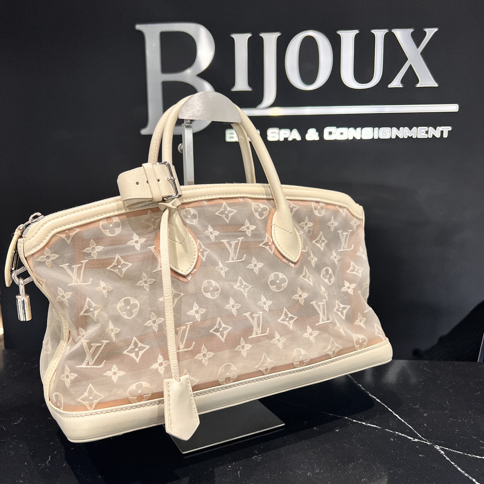 Louis Vuitton Louis Vuitton Transparence Lock It