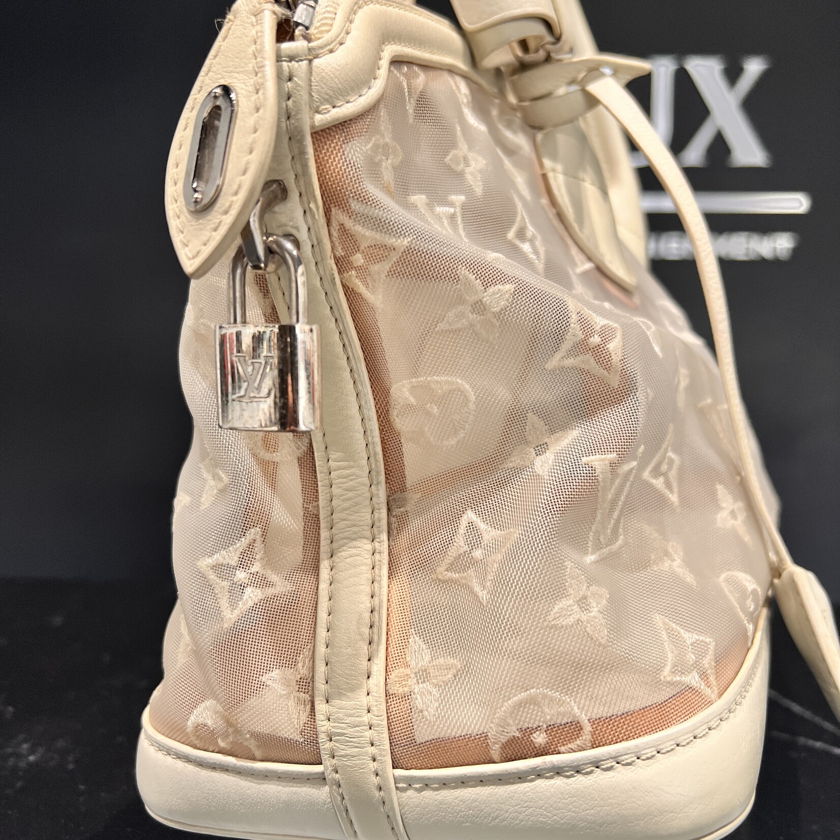 Louis Vuitton Louis Vuitton Transparence Lock It