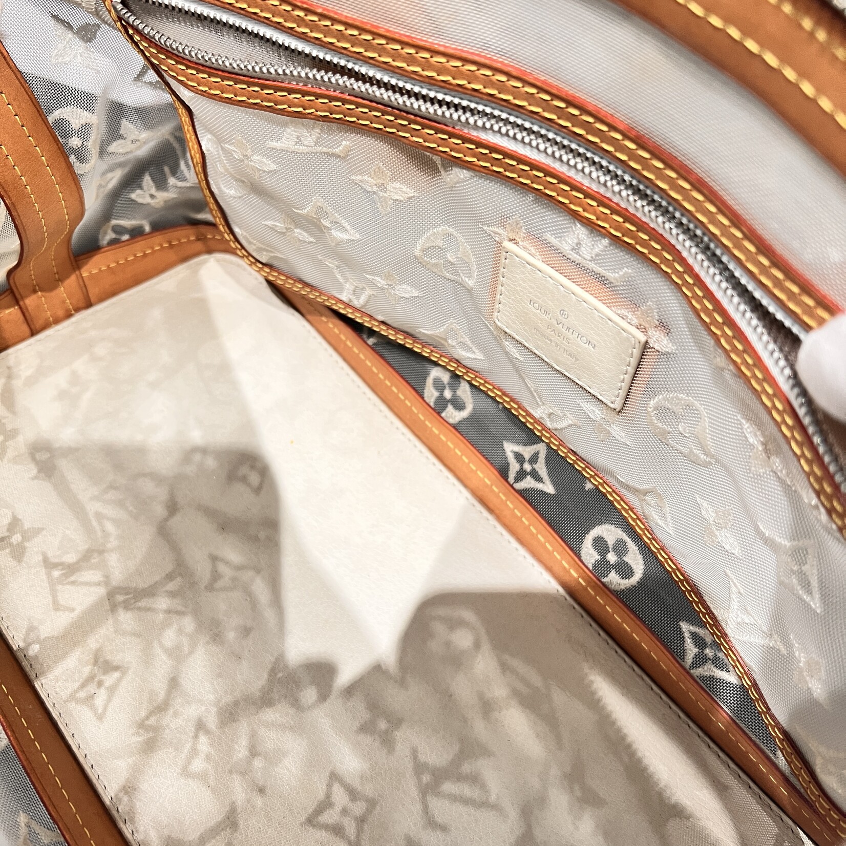 Louis Vuitton Louis Vuitton Transparence Lock It