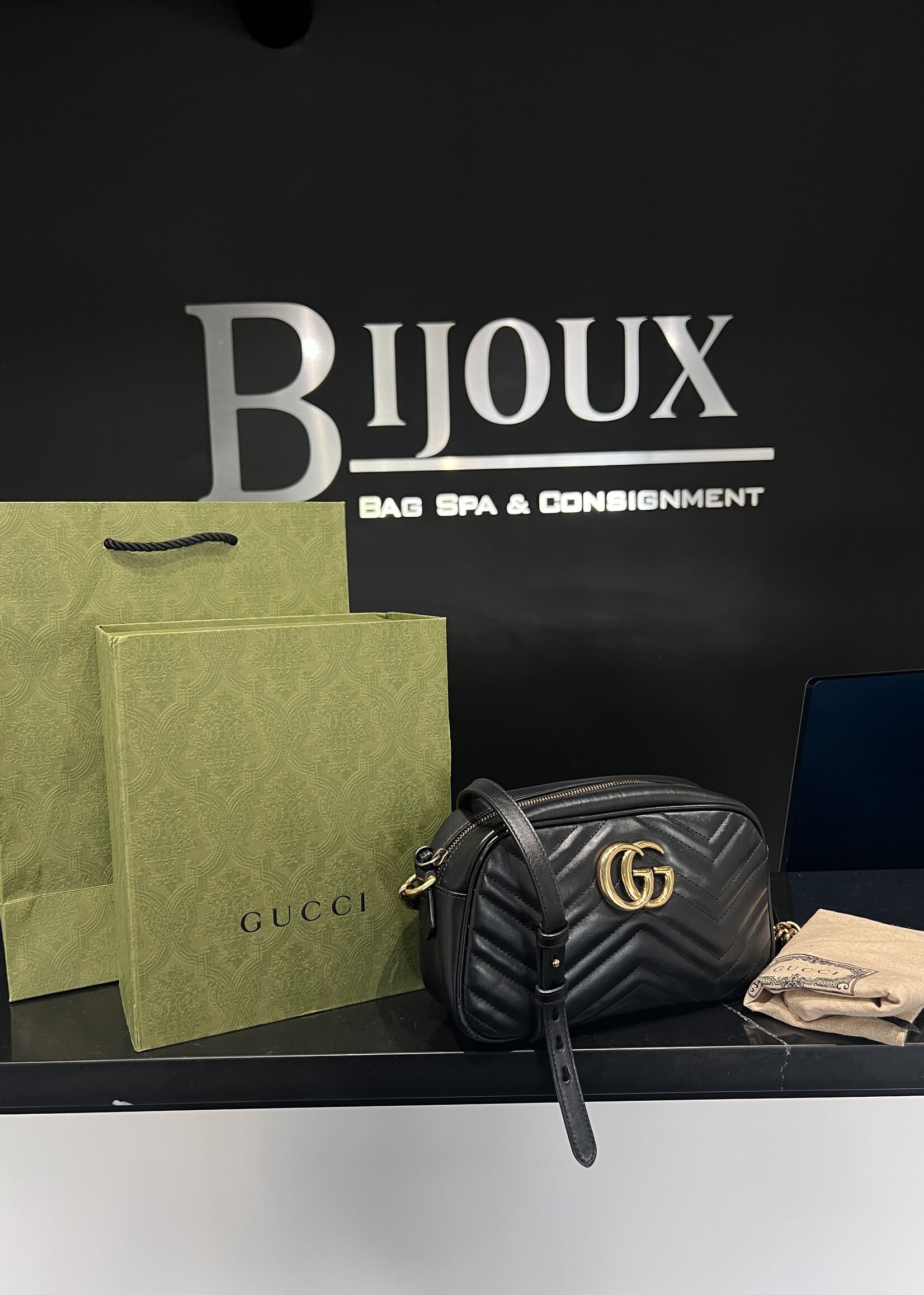 Gucci Gucci Marmont Crossbody