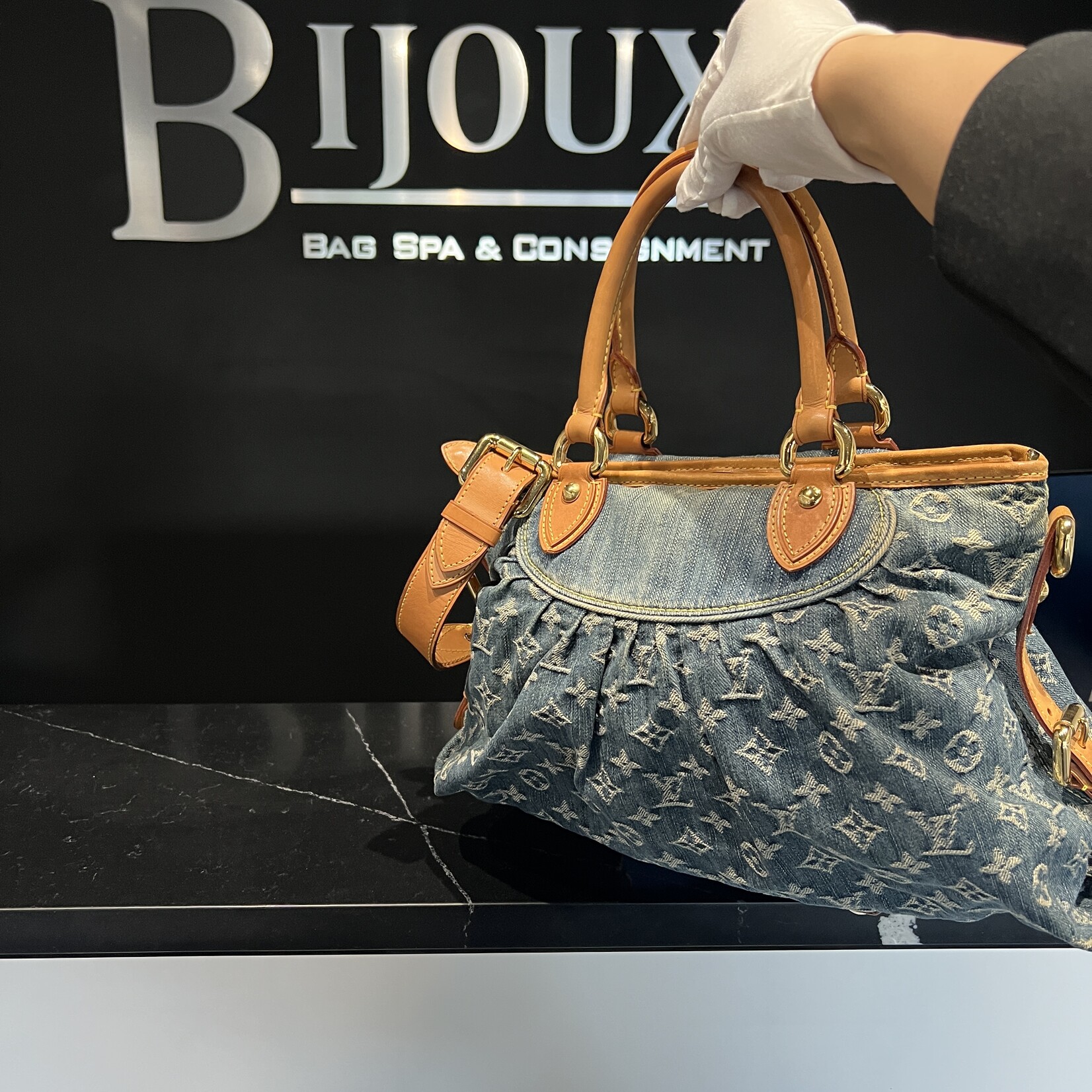 Louis Vuitton SOLD - Louis Vuitton Neo Cabby