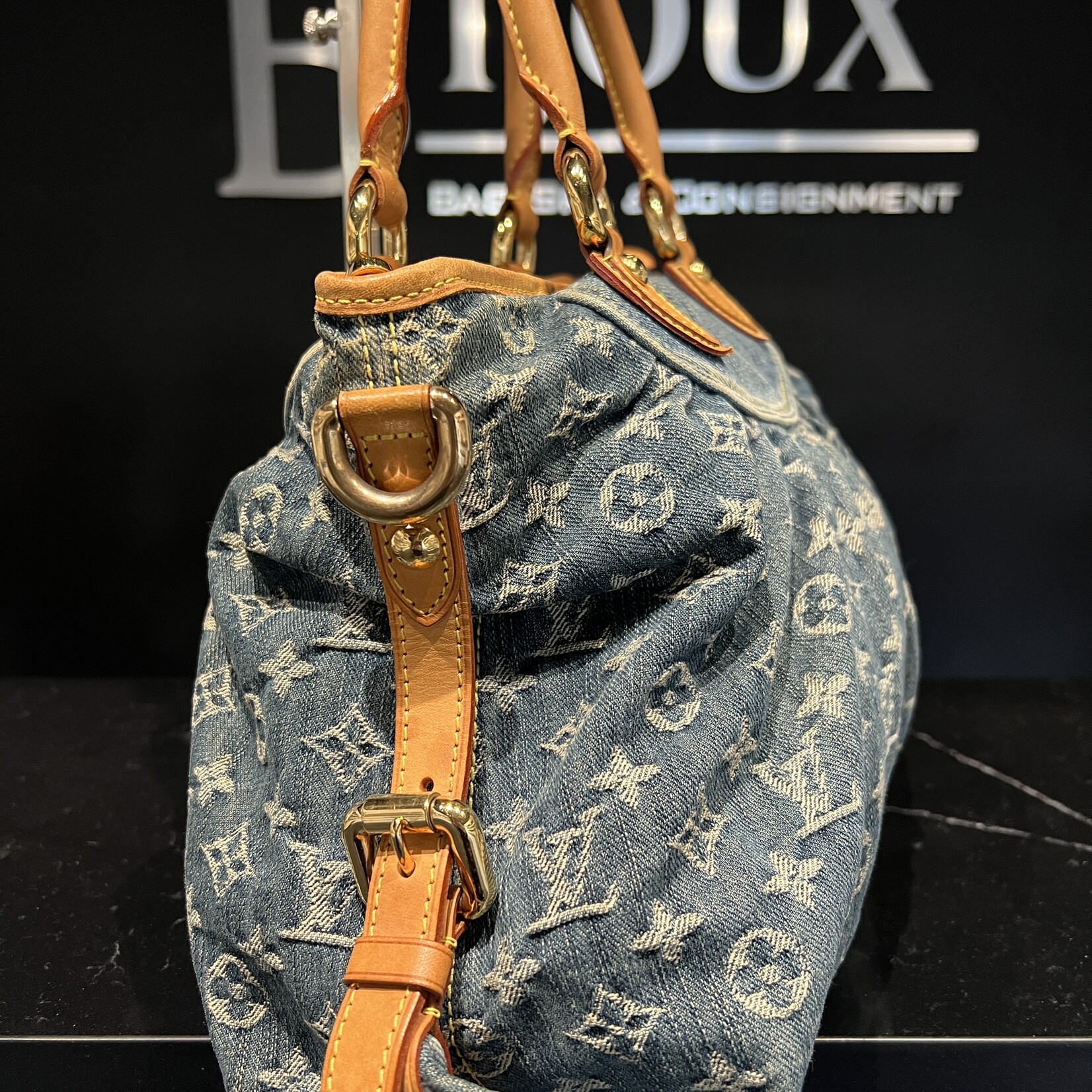 Louis Vuitton SOLD - Louis Vuitton Neo Cabby