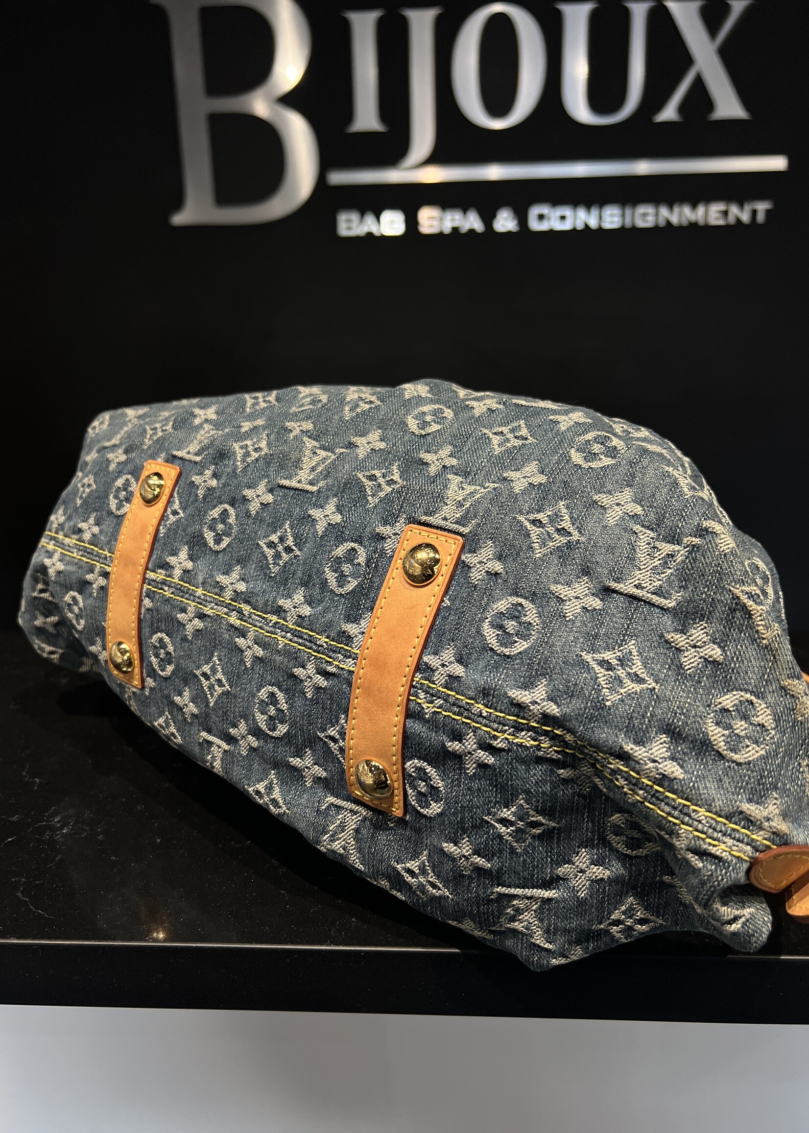 Louis Vuitton SOLD - Louis Vuitton Neo Cabby