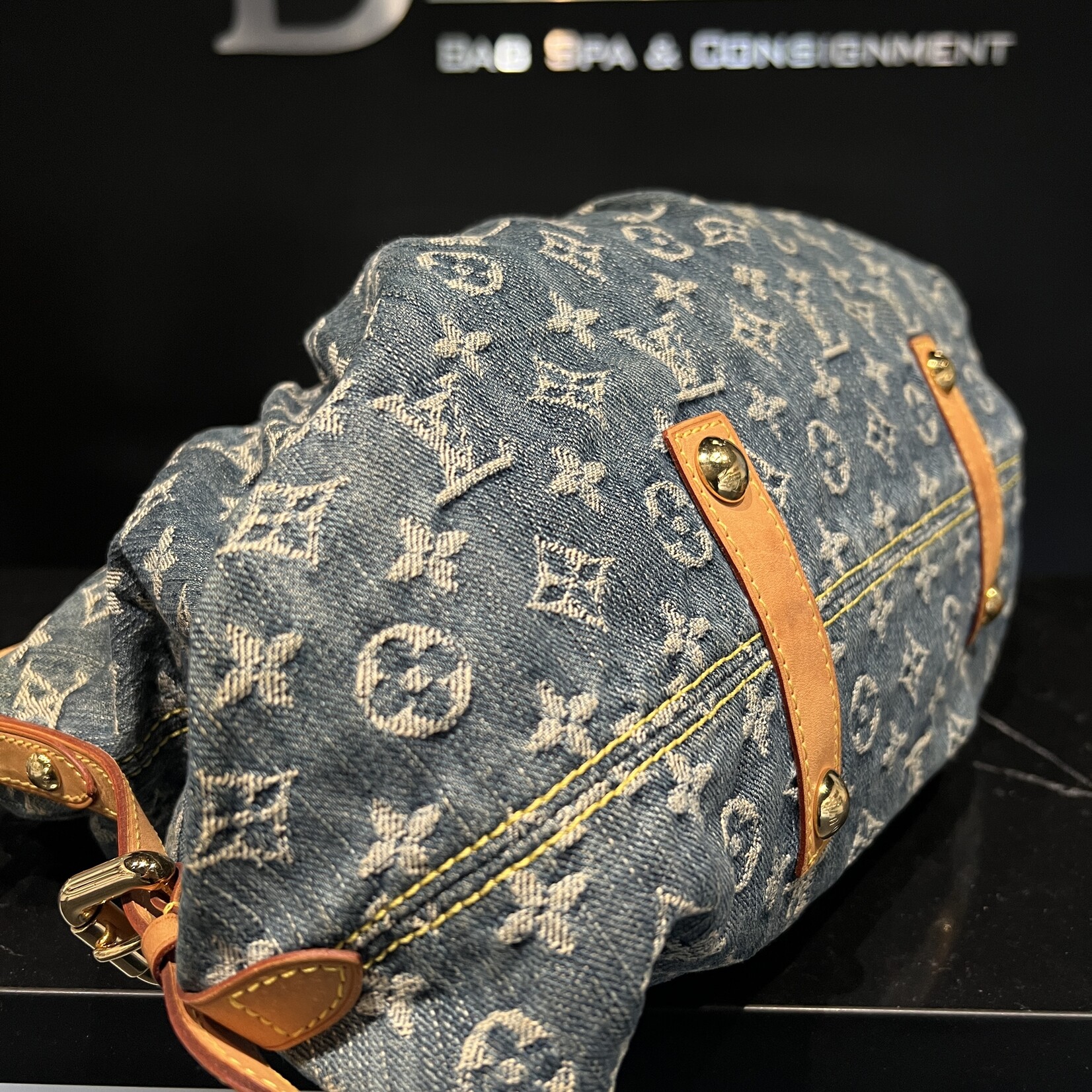 Louis Vuitton SOLD - Louis Vuitton Neo Cabby