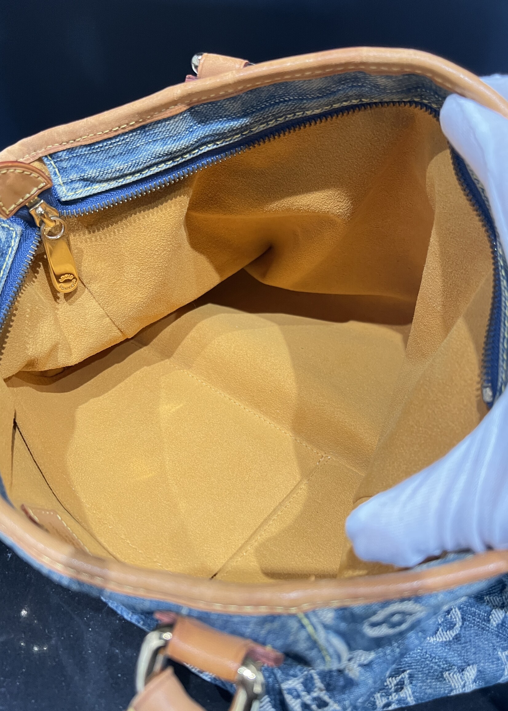 Louis Vuitton SOLD - Louis Vuitton Neo Cabby