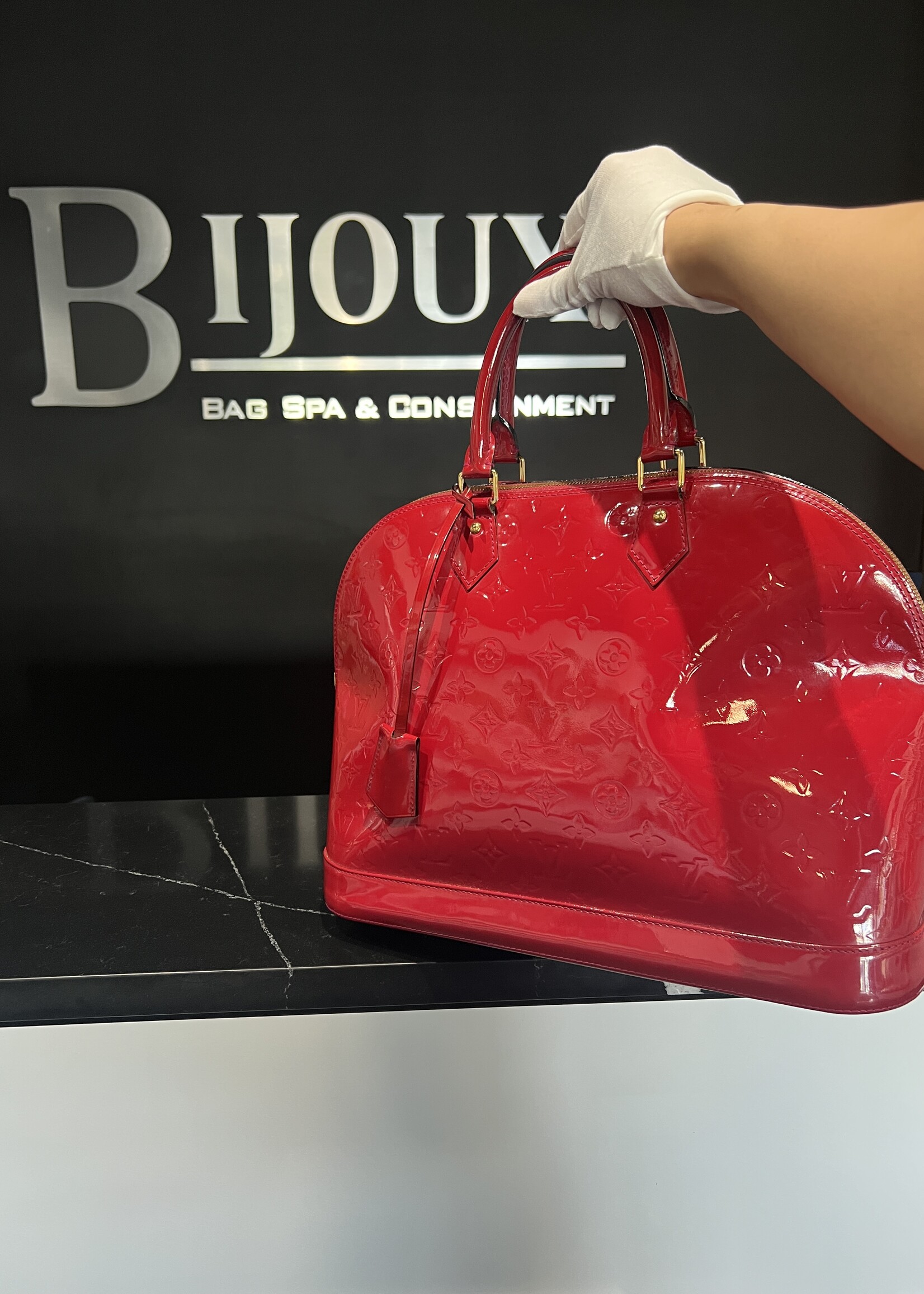 Louis Vuitton SOLD - Louis Vuitton Alma GM