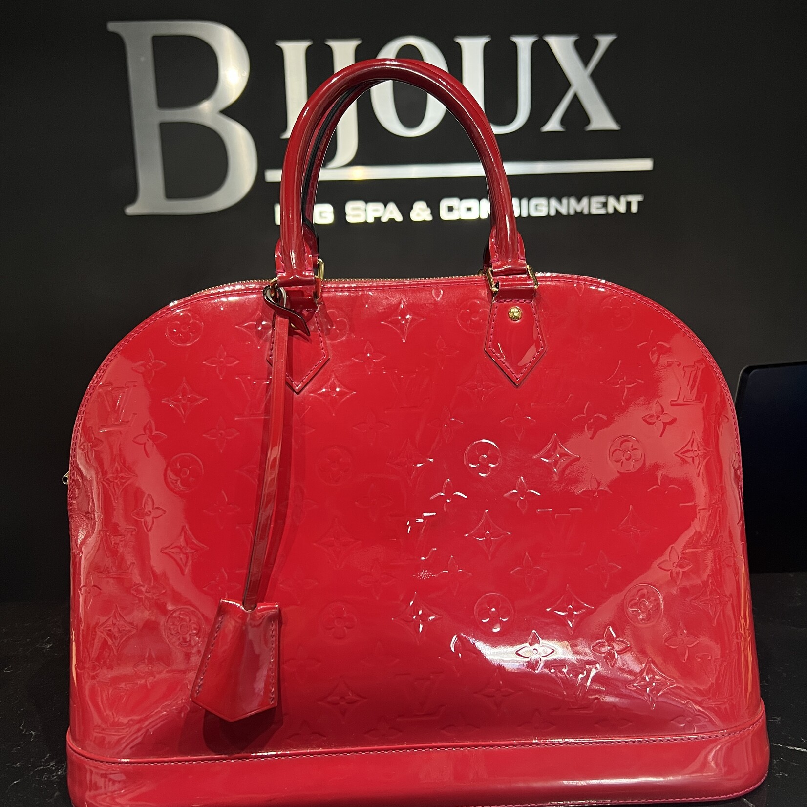 Louis Vuitton Louis Vuitton Alma GM