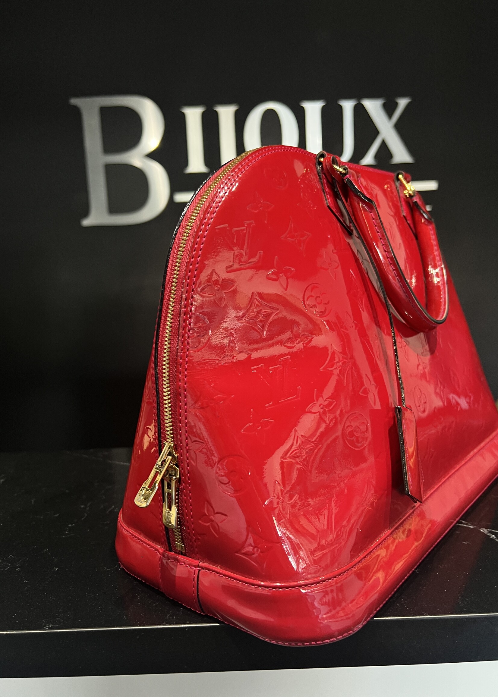 Louis Vuitton Louis Vuitton Alma GM