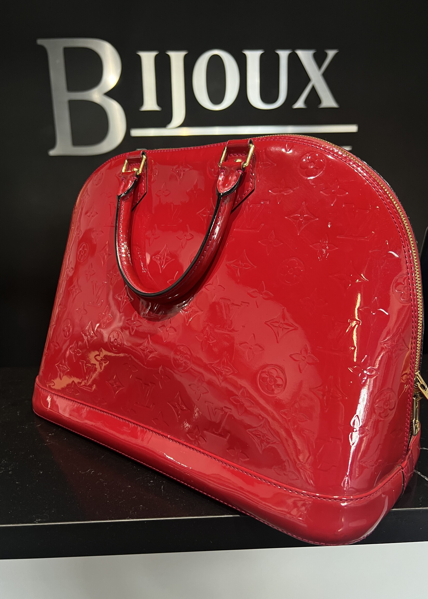 Louis Vuitton Louis Vuitton Alma GM