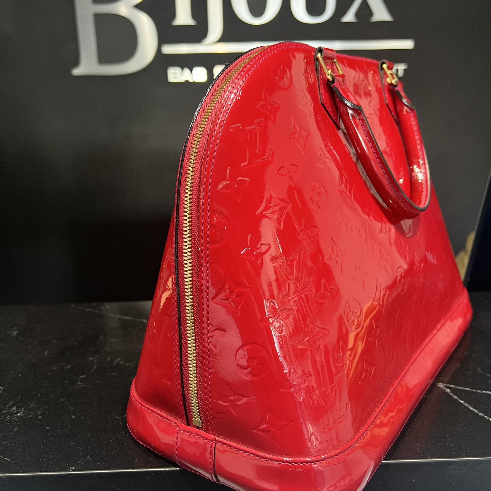 Louis Vuitton Louis Vuitton Alma GM