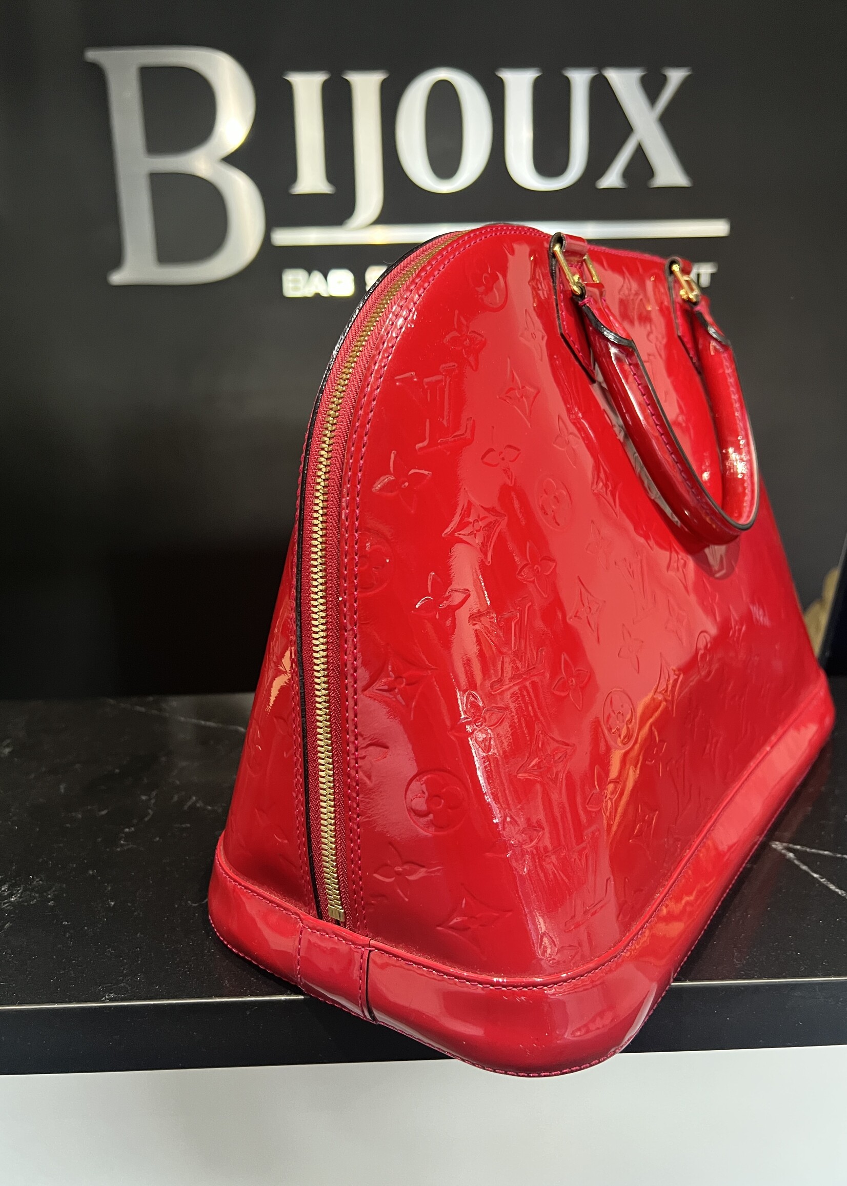 Louis Vuitton Louis Vuitton Alma GM