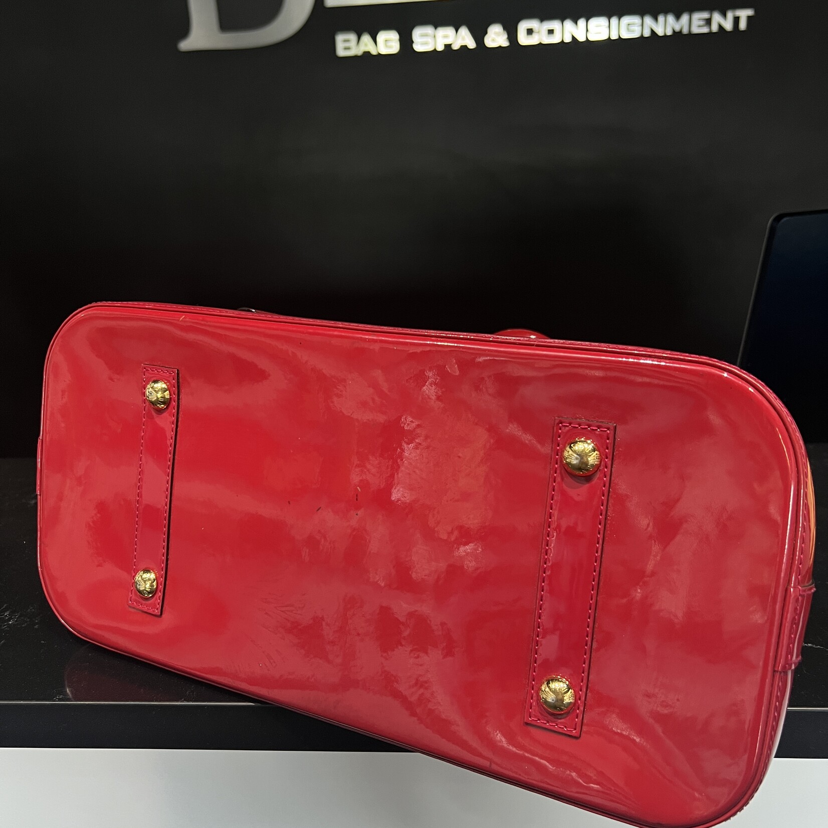 Louis Vuitton Louis Vuitton Alma GM