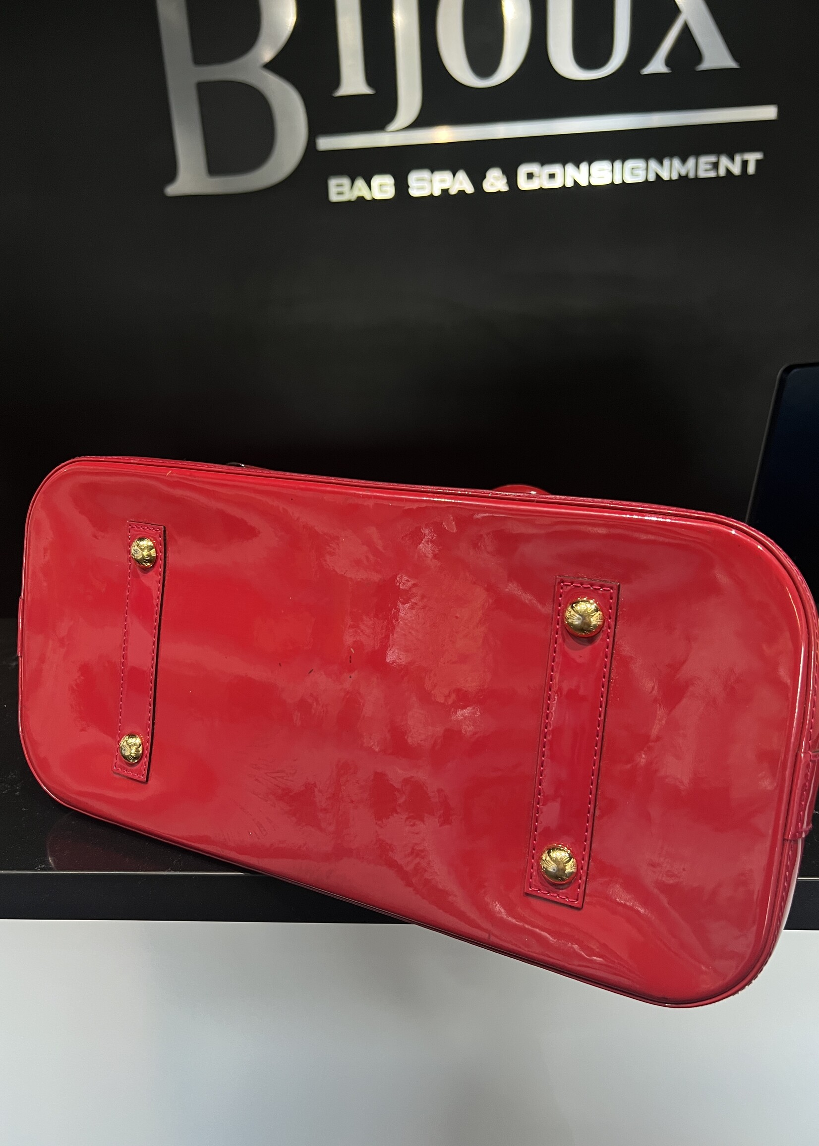 Louis Vuitton Louis Vuitton Alma GM