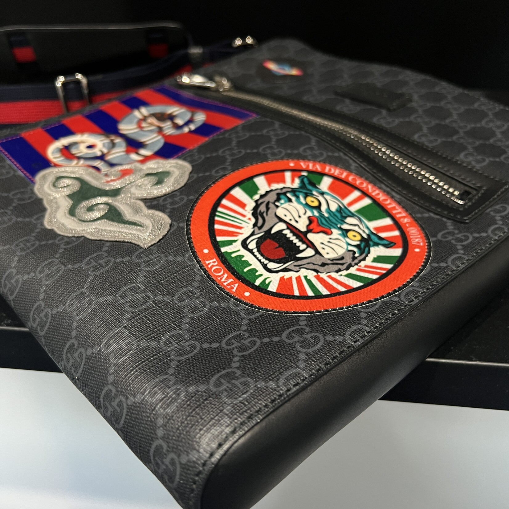 Gucci SOLD - Gucci GG Supreme Night Tiger