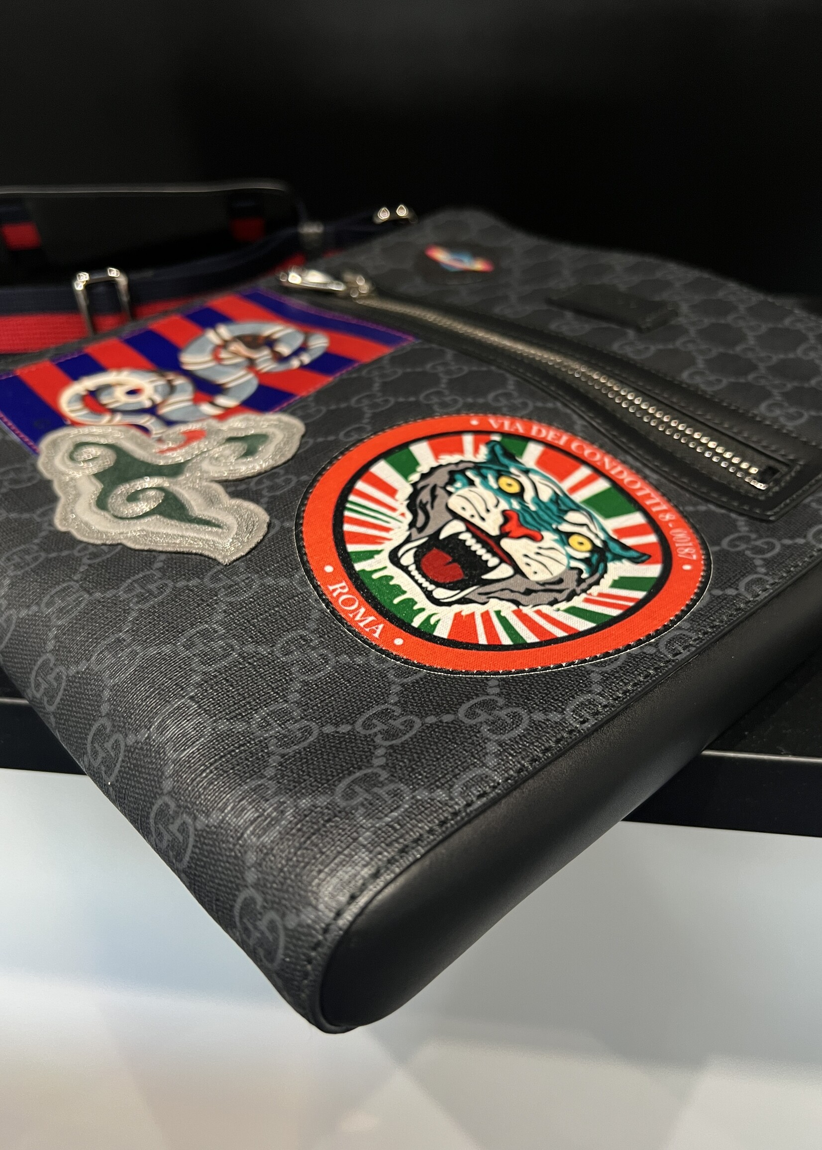 Gucci SOLD - Gucci GG Supreme Night Tiger
