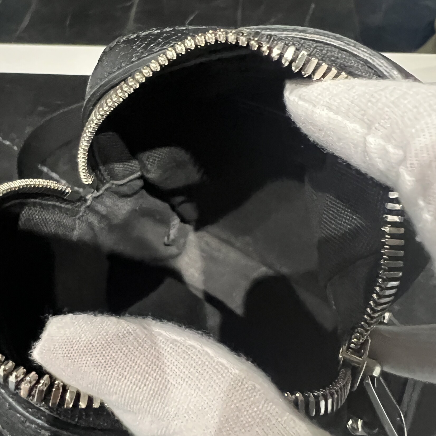 Gucci SOLD - Gucci GG Supreme Monogram Psychedlic Messenger