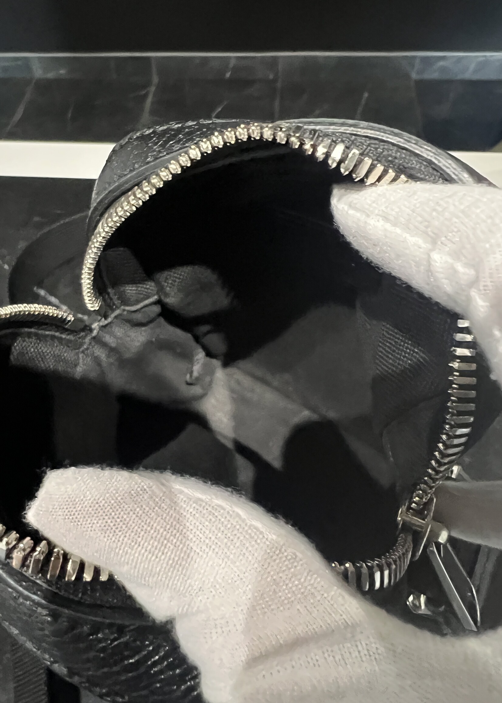 Gucci SOLD - Gucci GG Supreme Monogram Psychedlic Messenger