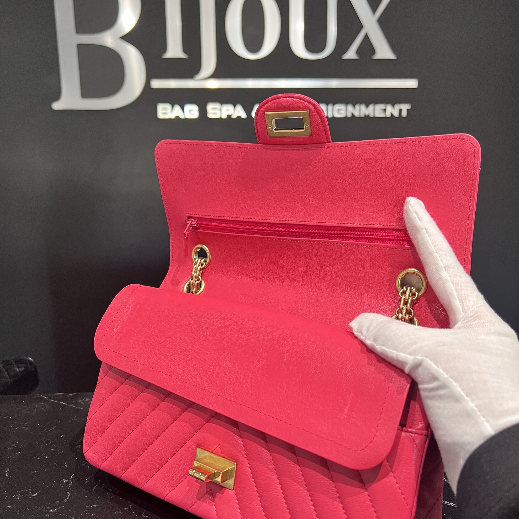 Chanel Chanel Chevron Quilted Pink 2.55 Reissue