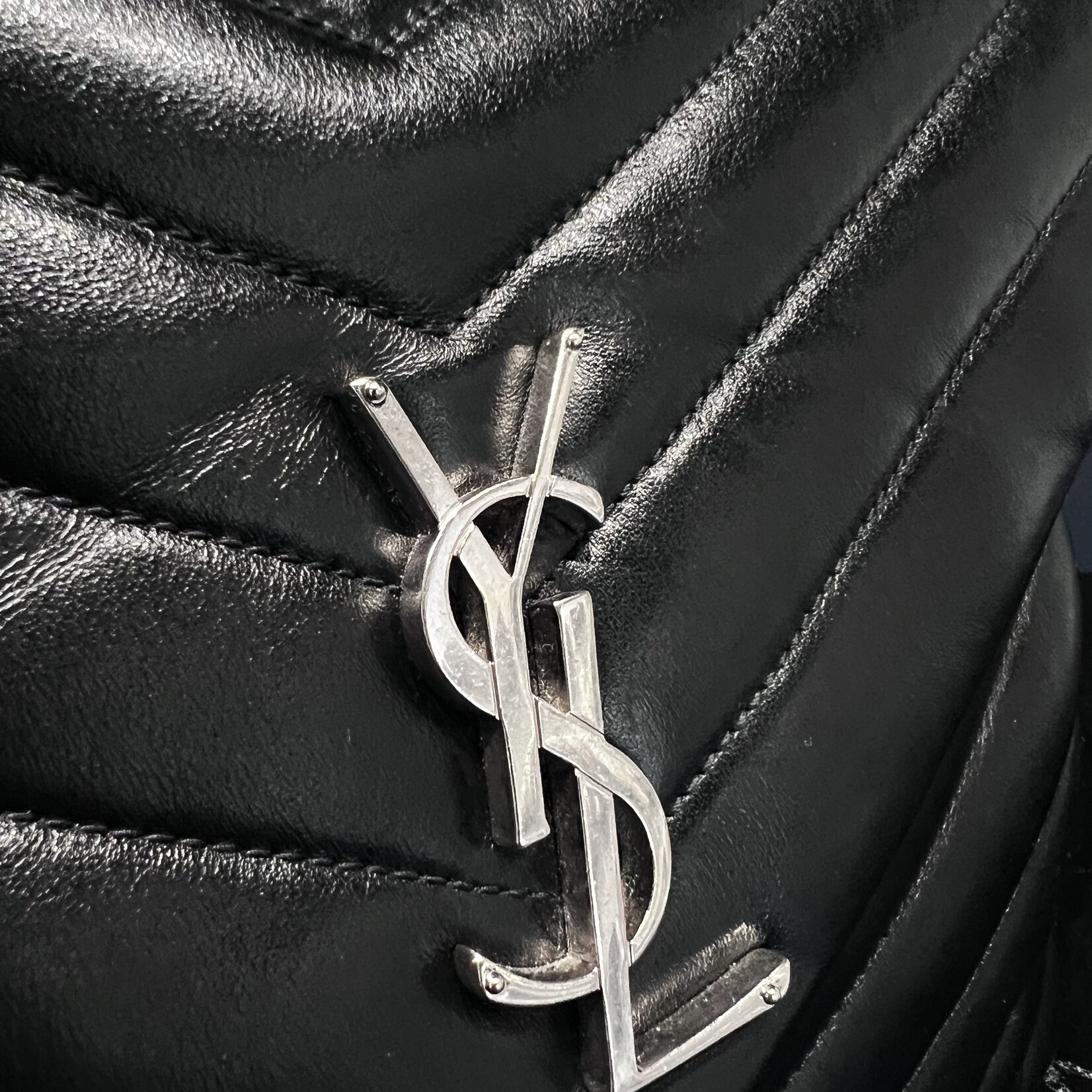 Saint Laurent Saint Laurent Medium Lou
