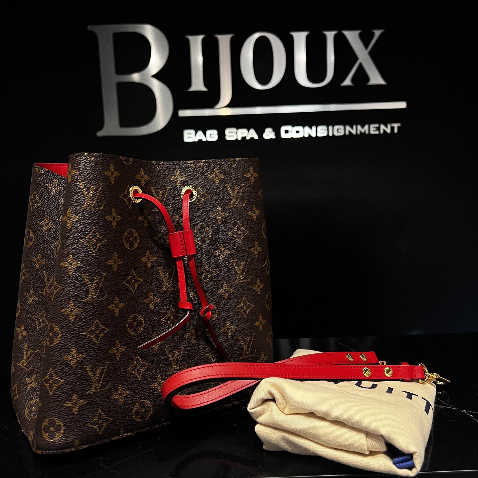 Louis Vuitton Louis Vuitton Noe Noe MM Monogram