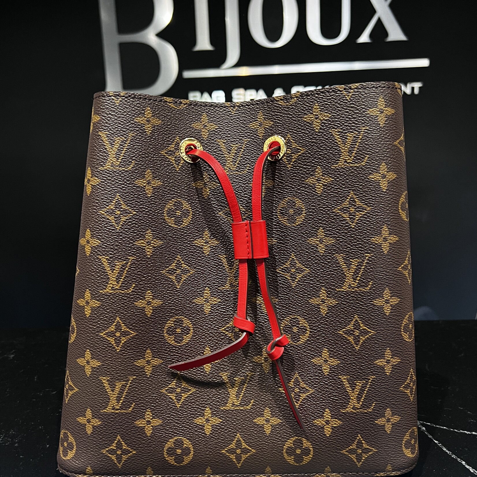 Louis Vuitton Louis Vuitton Noe Noe MM Monogram