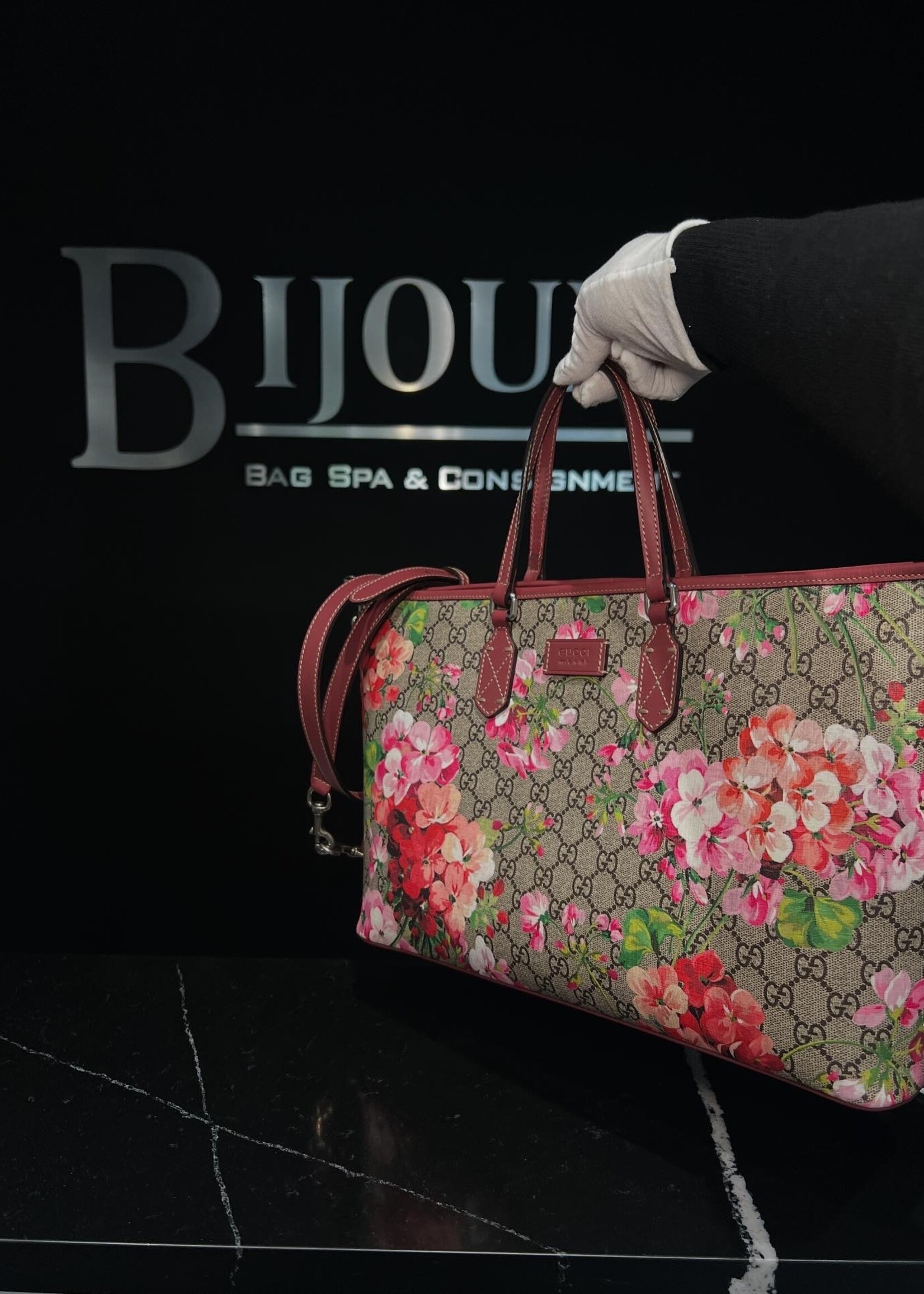Gucci SOLD- Gucci Blooms Medium Tote