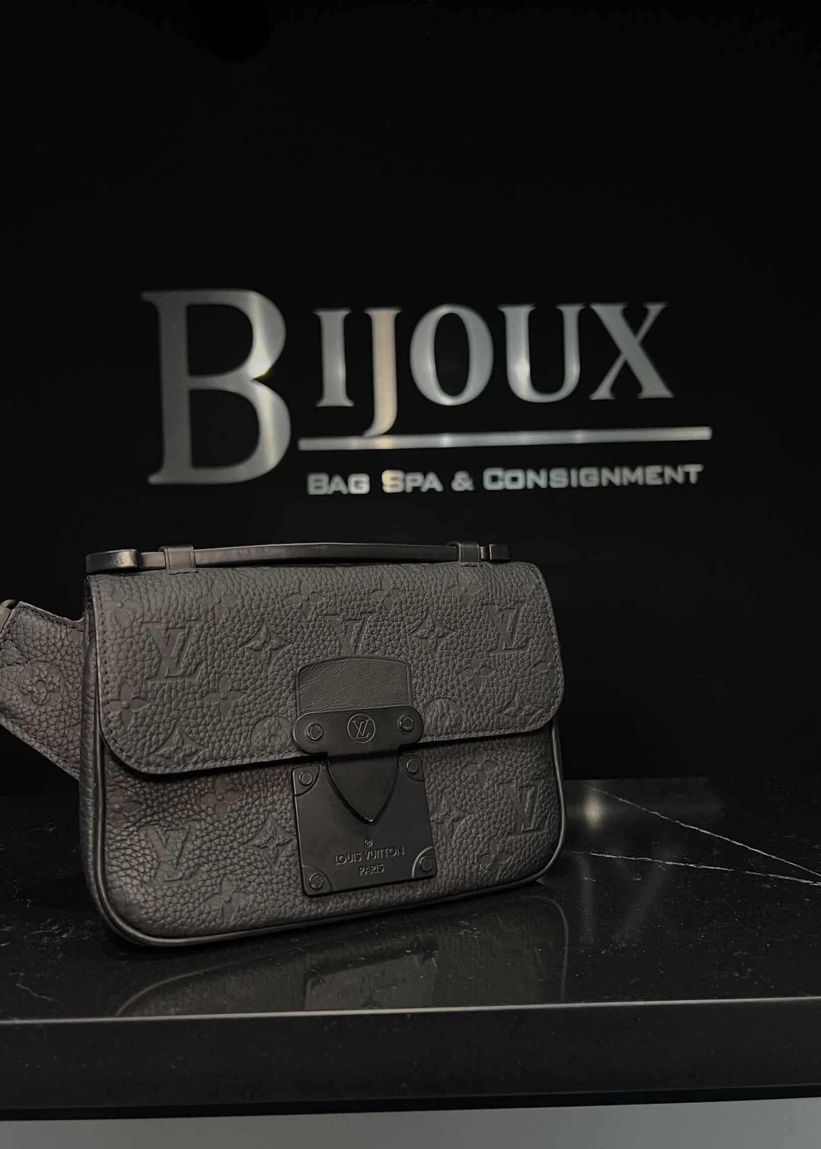 Louis Vuitton Louis Vuitton S Lock Empreinte