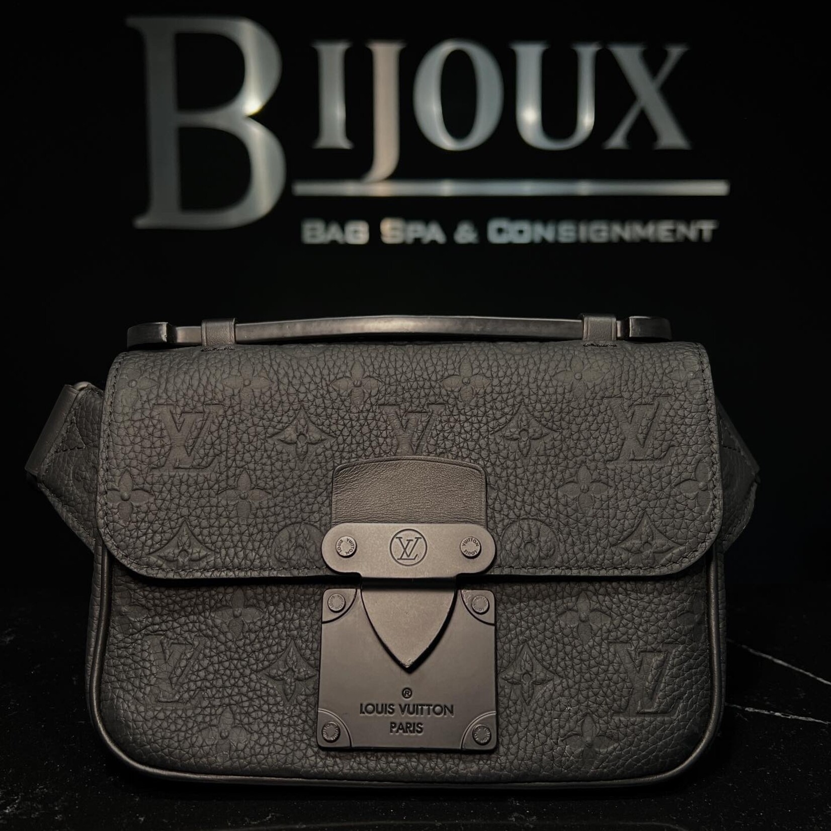 Louis Vuitton Louis Vuitton S Lock Empreinte