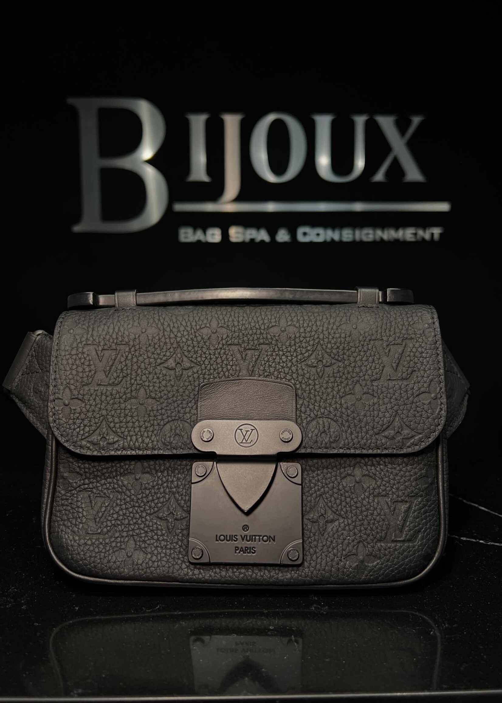 Louis Vuitton Louis Vuitton S Lock Empreinte