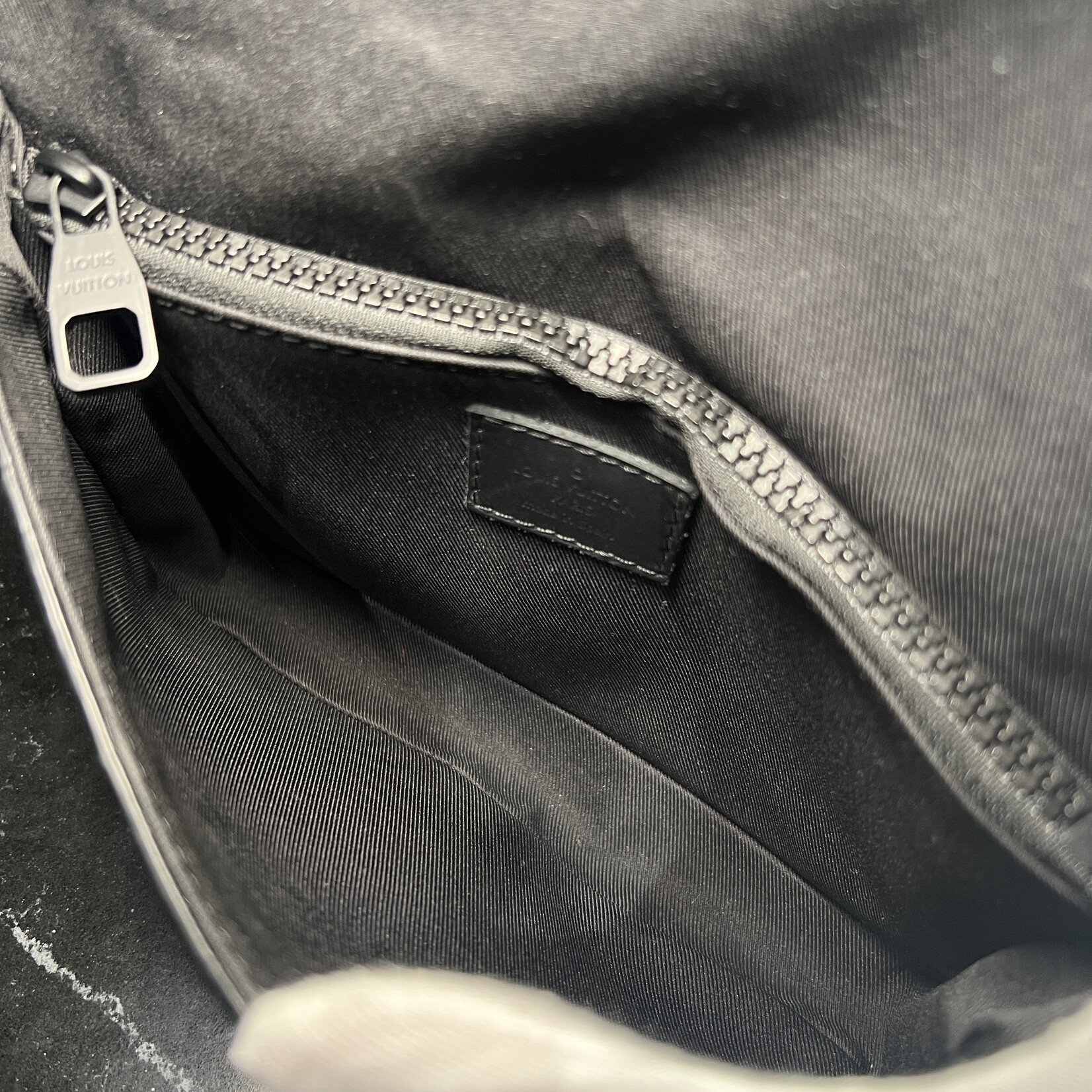 Louis Vuitton Louis Vuitton S Lock Empreinte