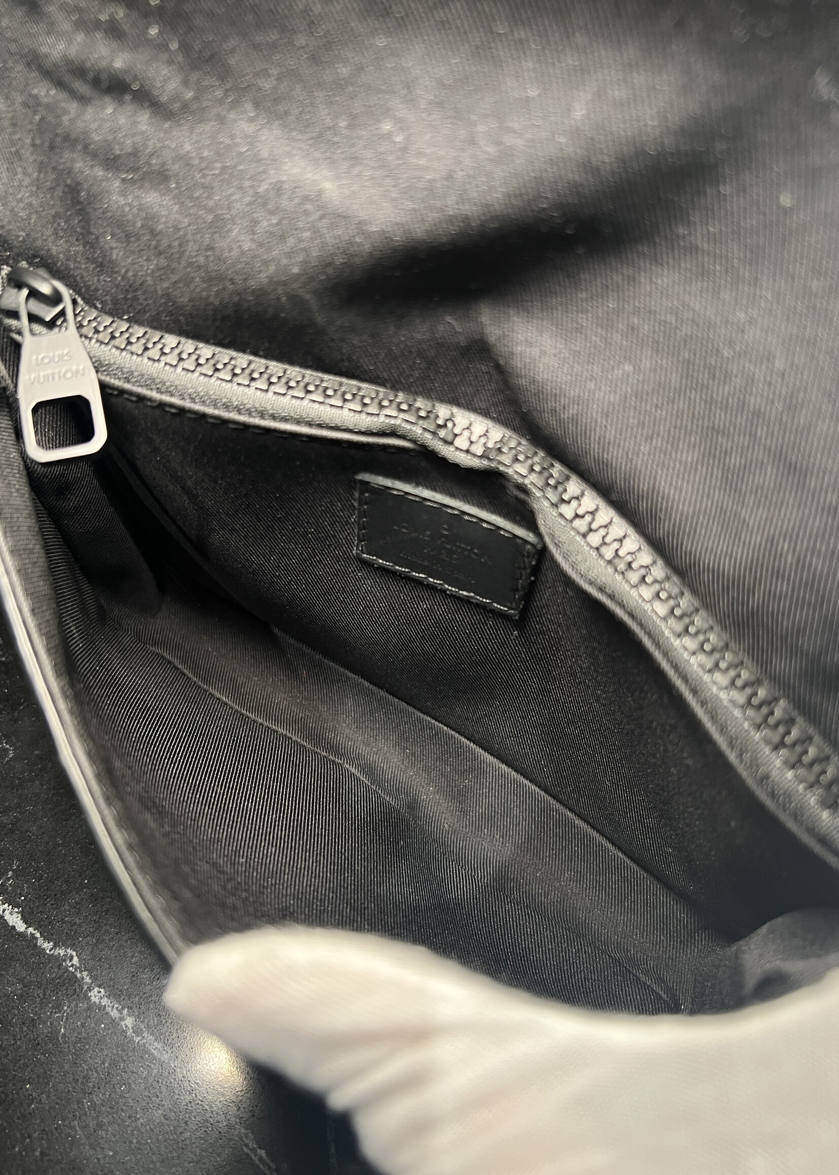 Louis Vuitton Louis Vuitton S Lock Empreinte