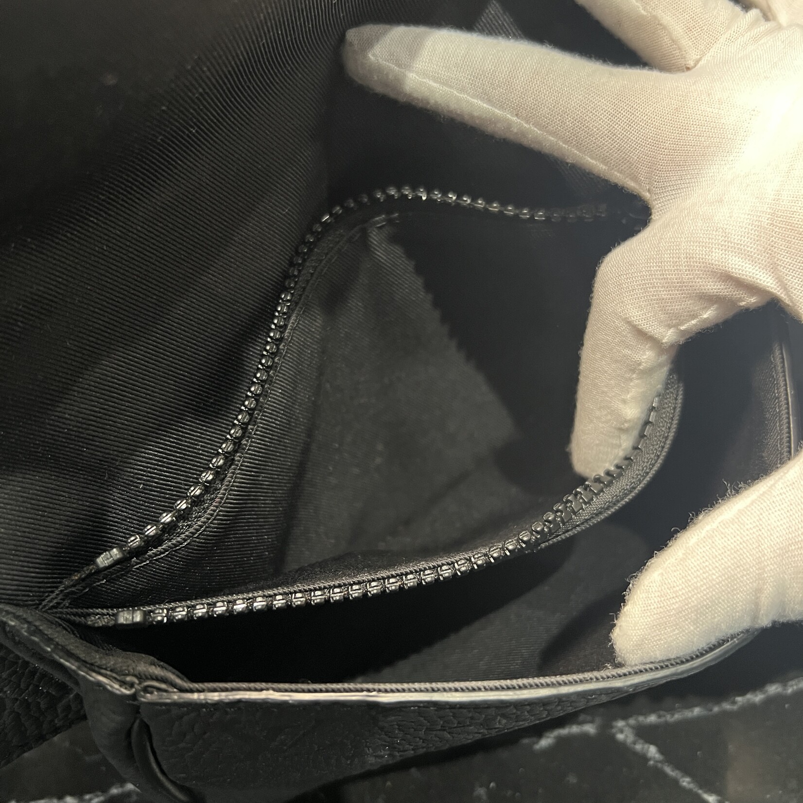 Louis Vuitton Louis Vuitton S Lock Empreinte