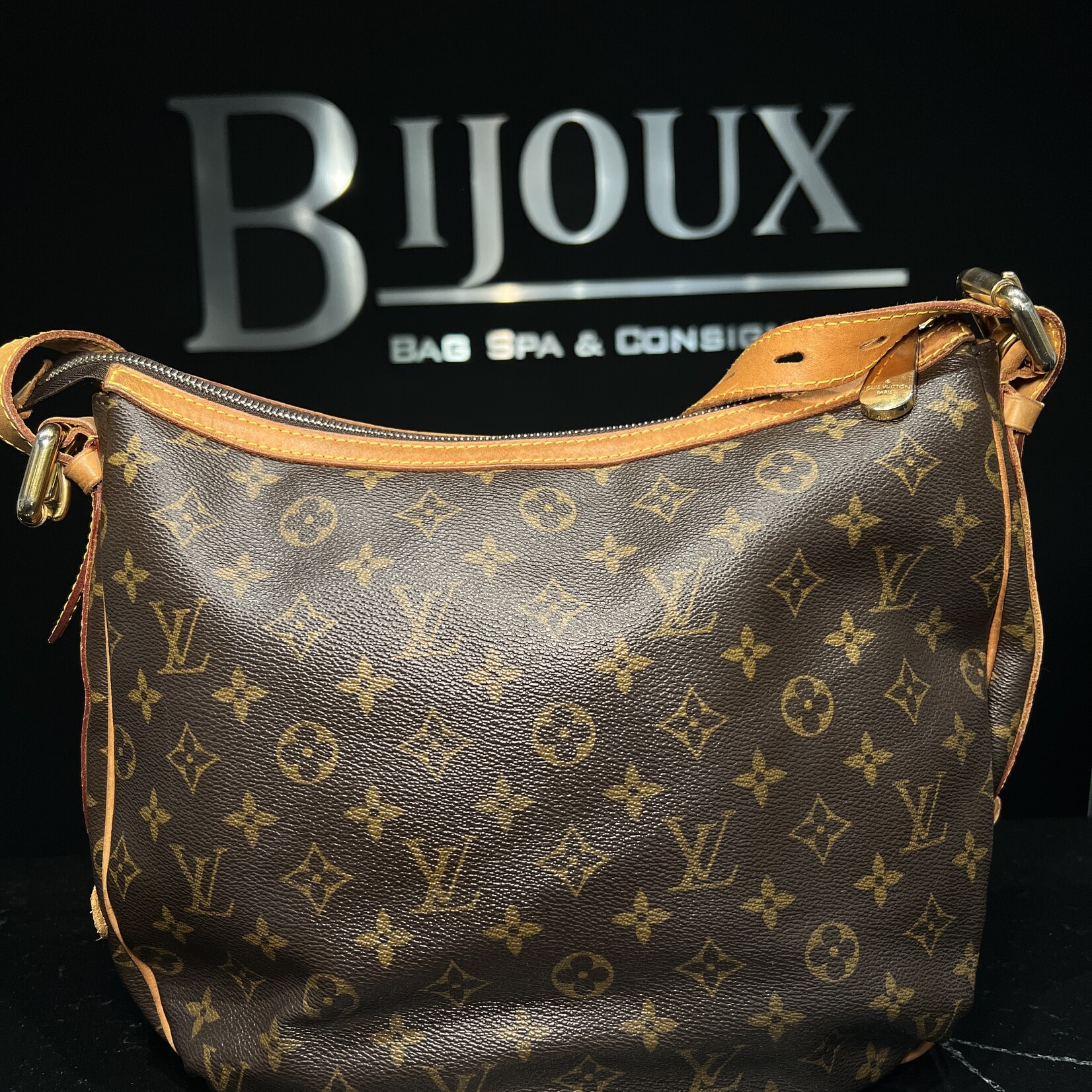 Louis Vuitton SOLD- Louis Vuitton Tulum GM