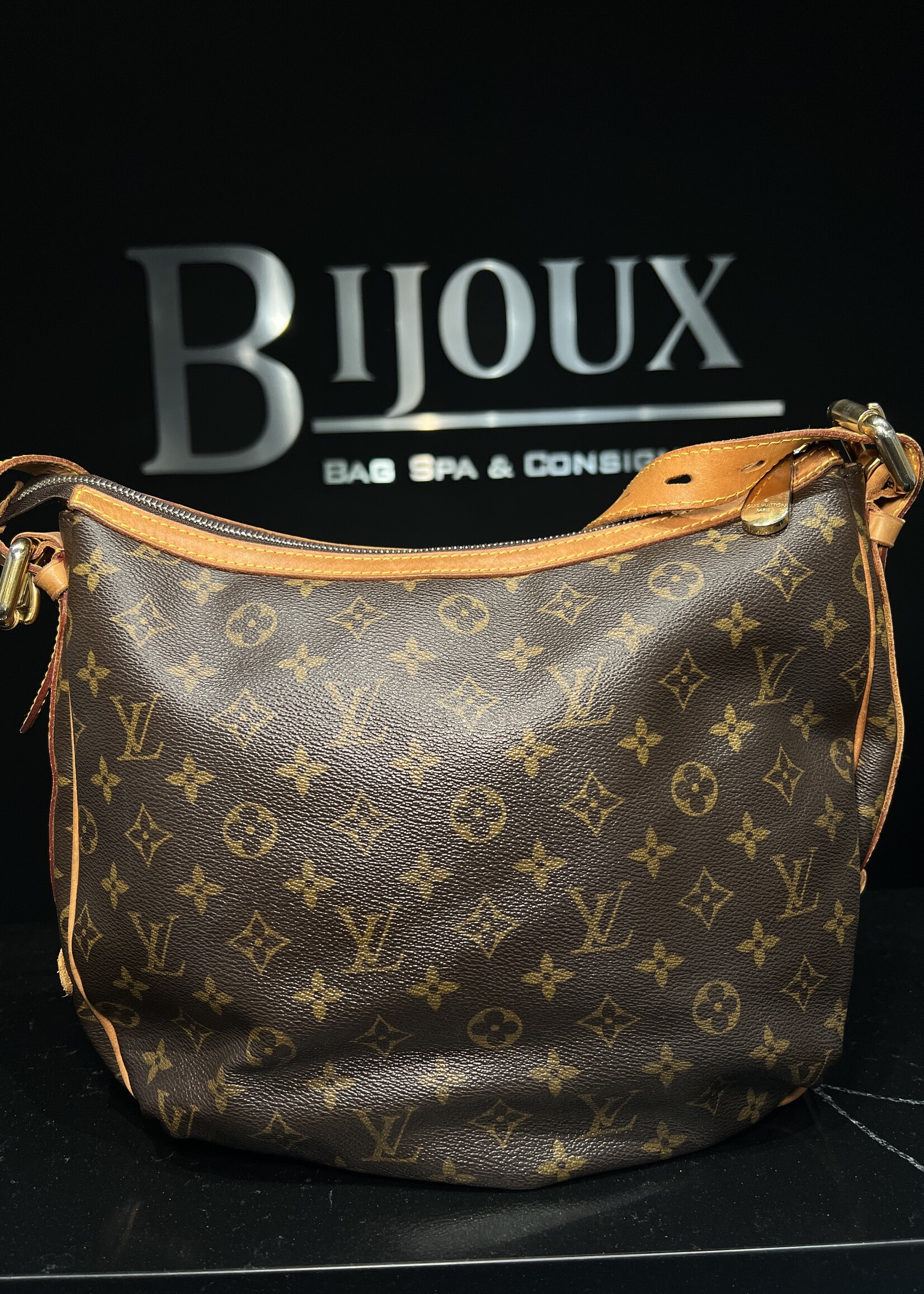 Louis Vuitton SOLD- Louis Vuitton Tulum GM