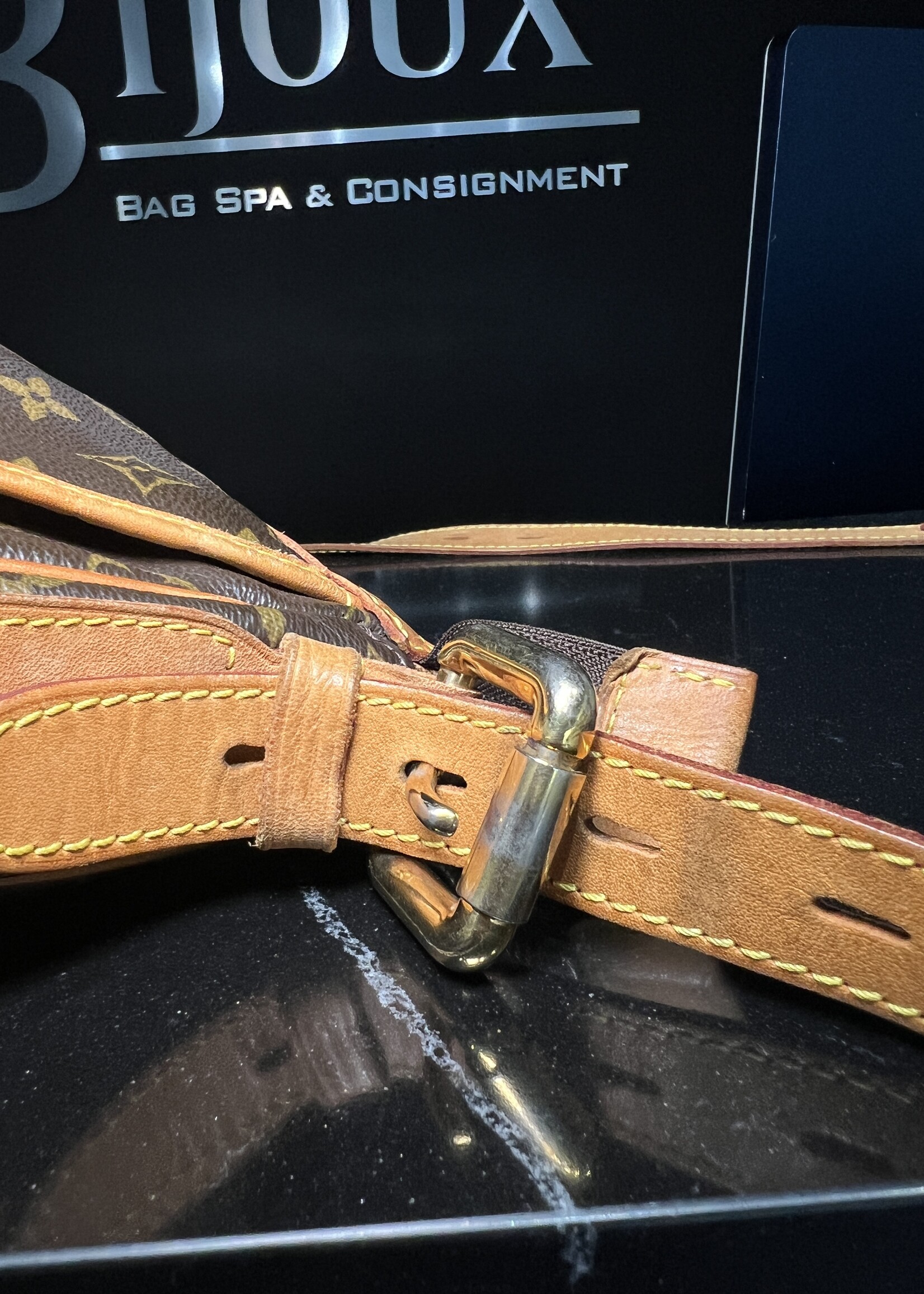 Louis Vuitton SOLD- Louis Vuitton Tulum GM