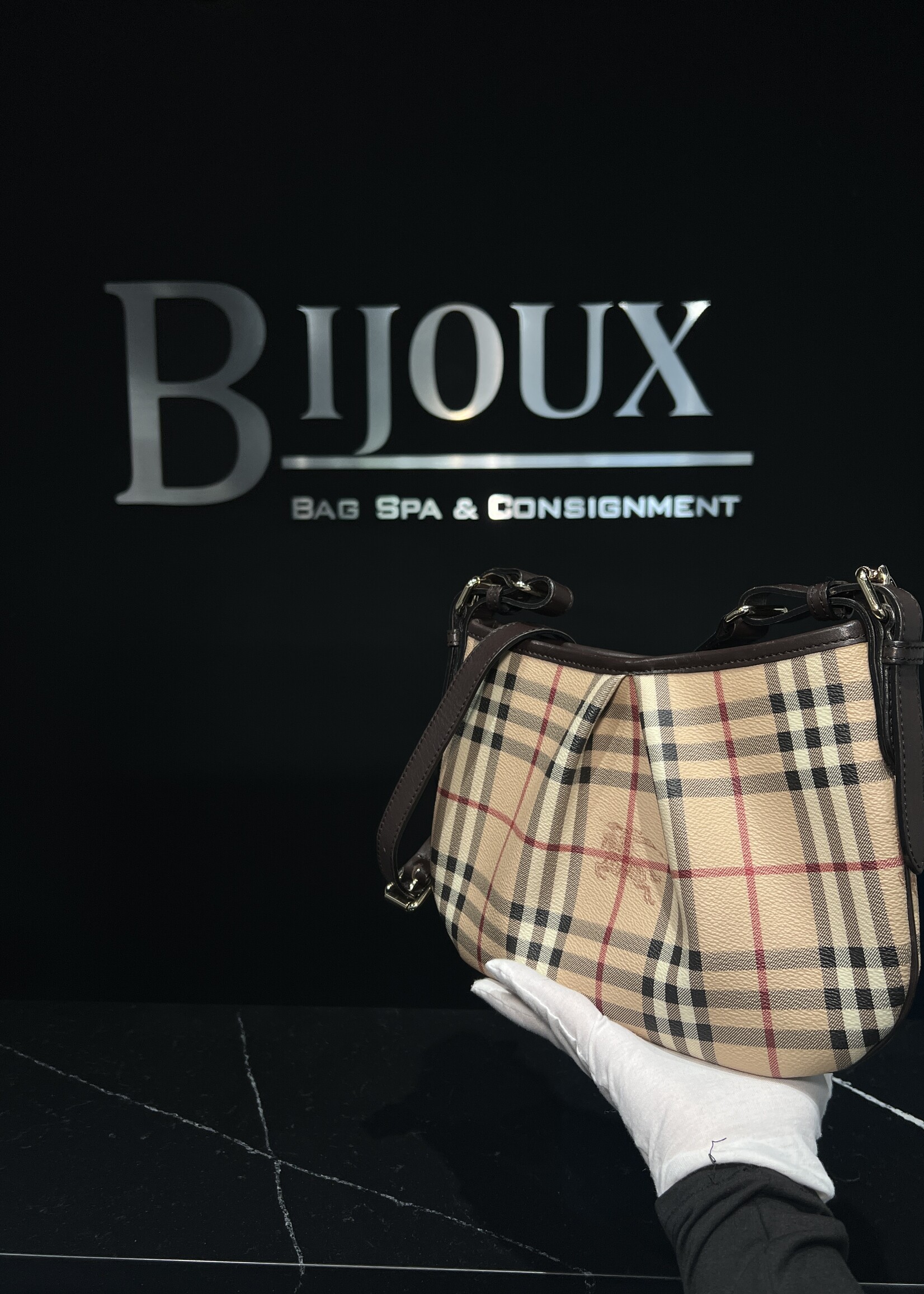 Burberry SOLD - Burberry Nova Crossbody