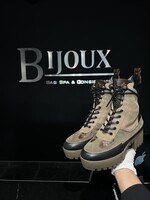 Louis Vuitton SOLD - Louis Vuitton Laureate Desert Boots 39