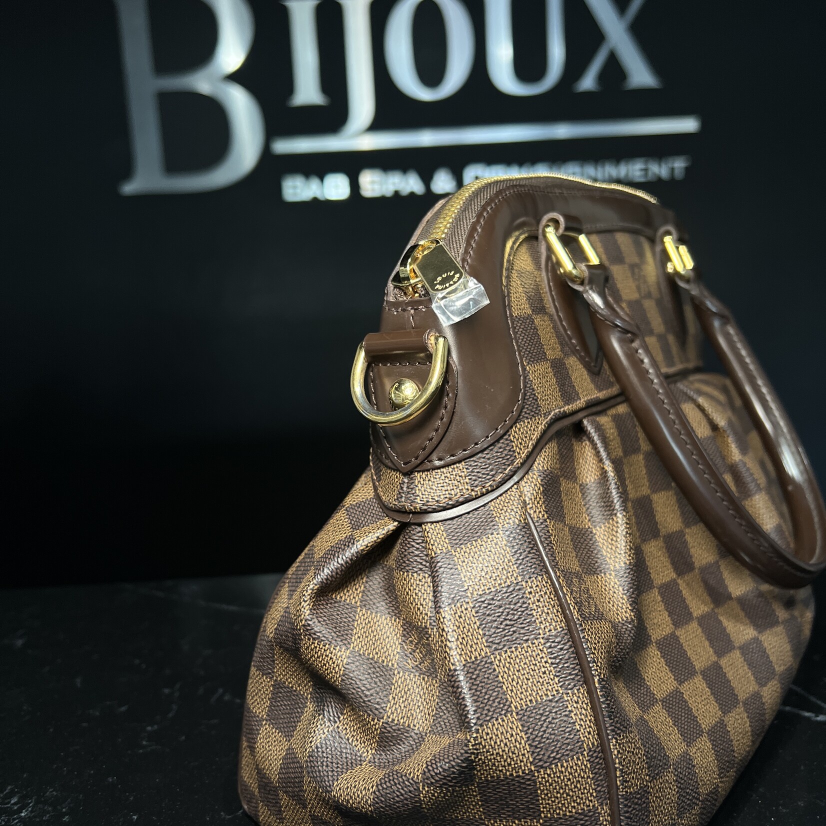 Louis Vuitton Louis Vuitton Trevi PM Damier Ebene