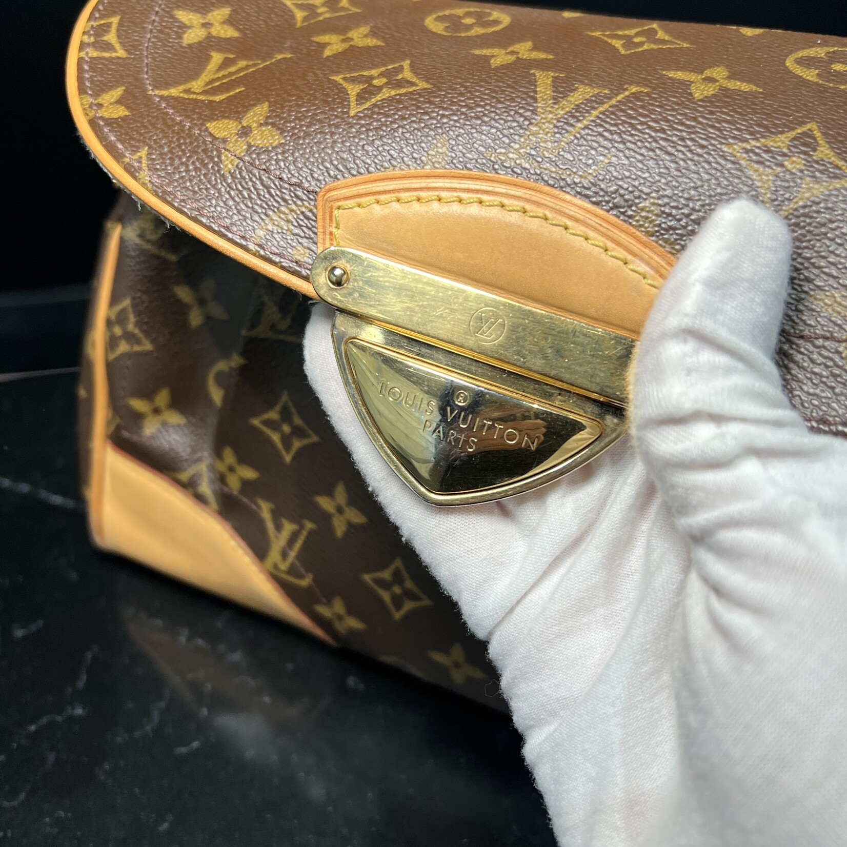 SOLD- Louis Vuitton Beverly Monogram GM