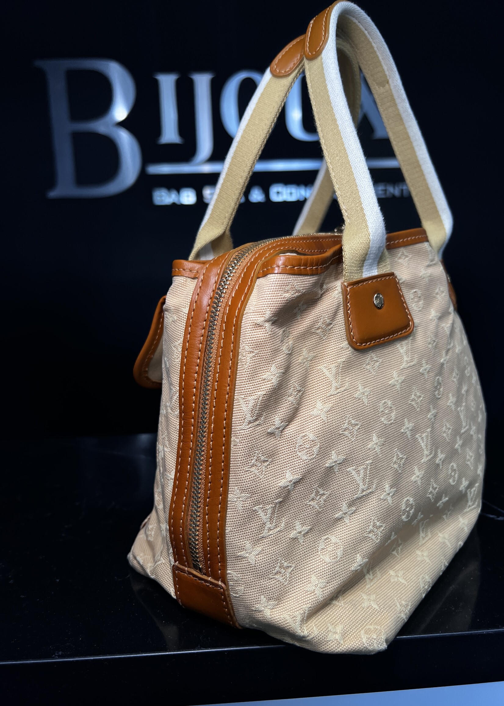 Louis Vuitton SOLD - Louis Vuitton Mary Kate