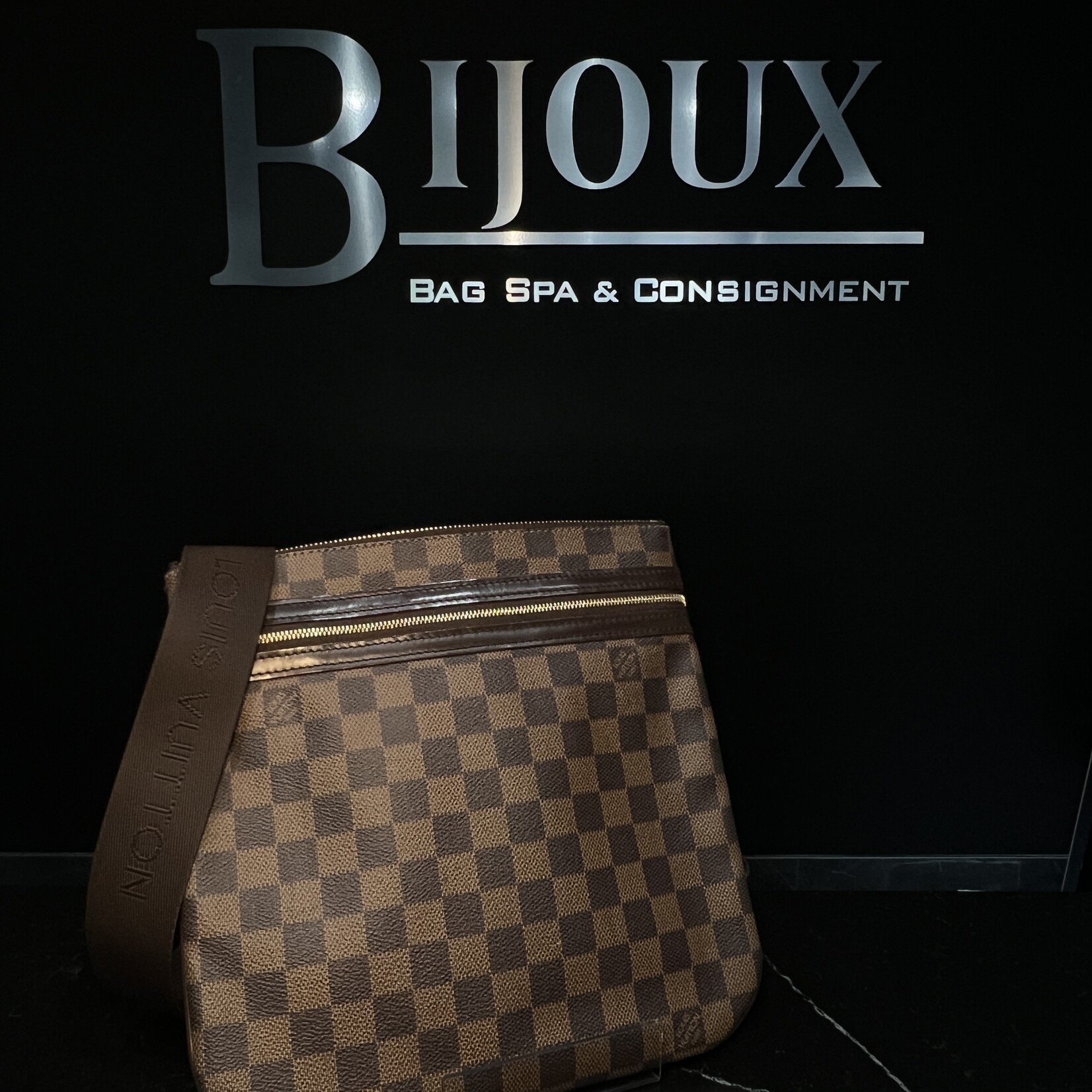 Louis Vuitton SOLD - Louis Vuitton Damier Ebene Messenger