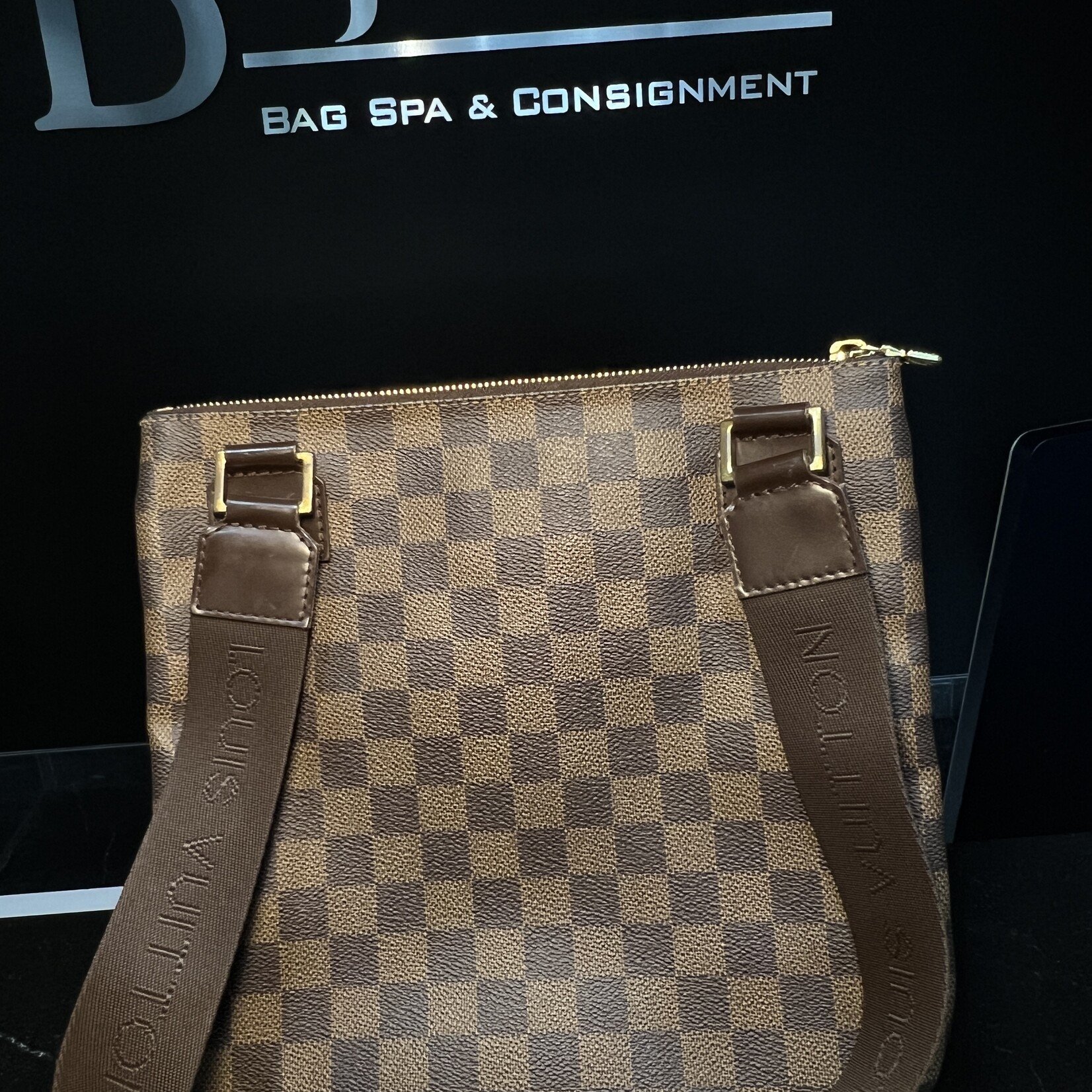 Louis Vuitton SOLD - Louis Vuitton Damier Ebene Messenger