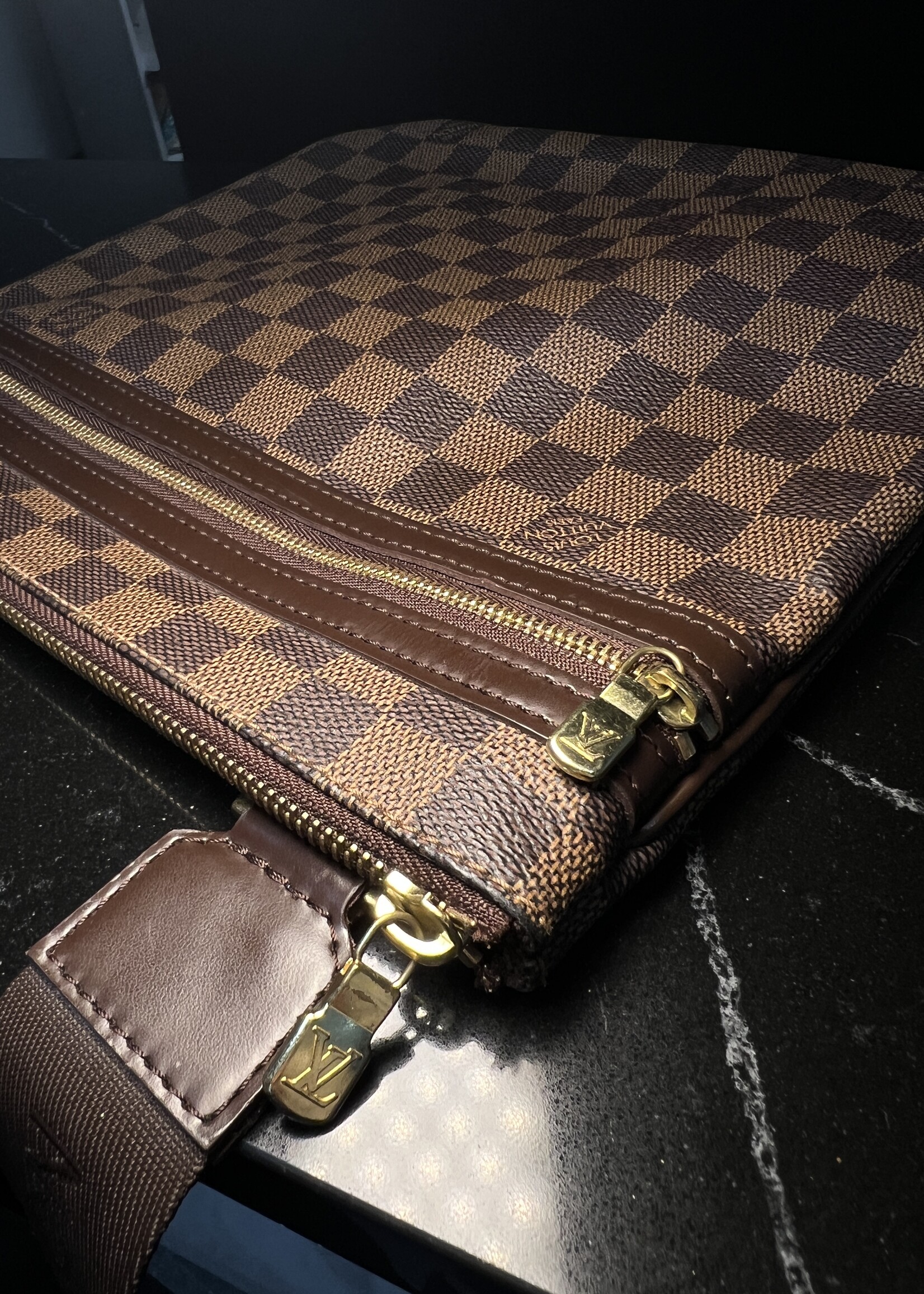Louis Vuitton SOLD - Louis Vuitton Damier Ebene Messenger
