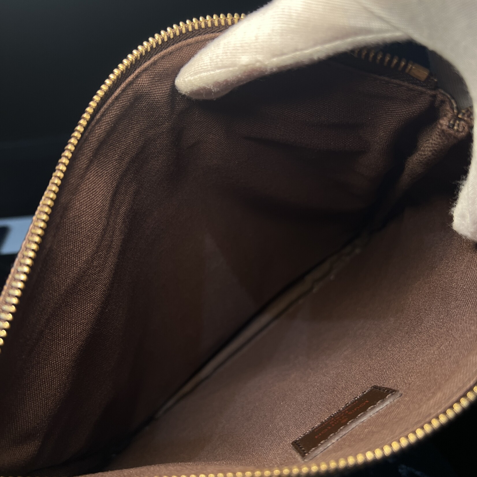 Louis Vuitton SOLD - Louis Vuitton Damier Ebene Messenger